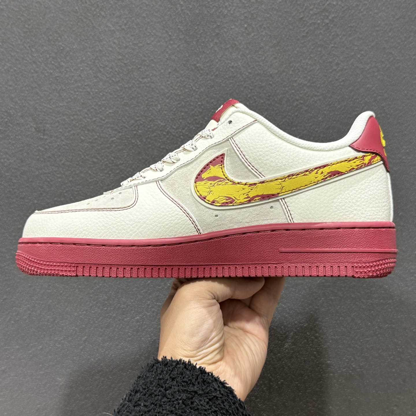 260 Nike Air Force 1 Low 2026 丙午马年限定款 CS5288-048-Chinese UA Cheap High Quatity Brand Clothes Bags handbags Sneakers wholesale wholesaler seller from China Factory suppliers Fashion Clothing Shoes best Quality Beautiful Price 260 Nike Air Force 1 Low 2026 丙午马年限定款 CS5288-048