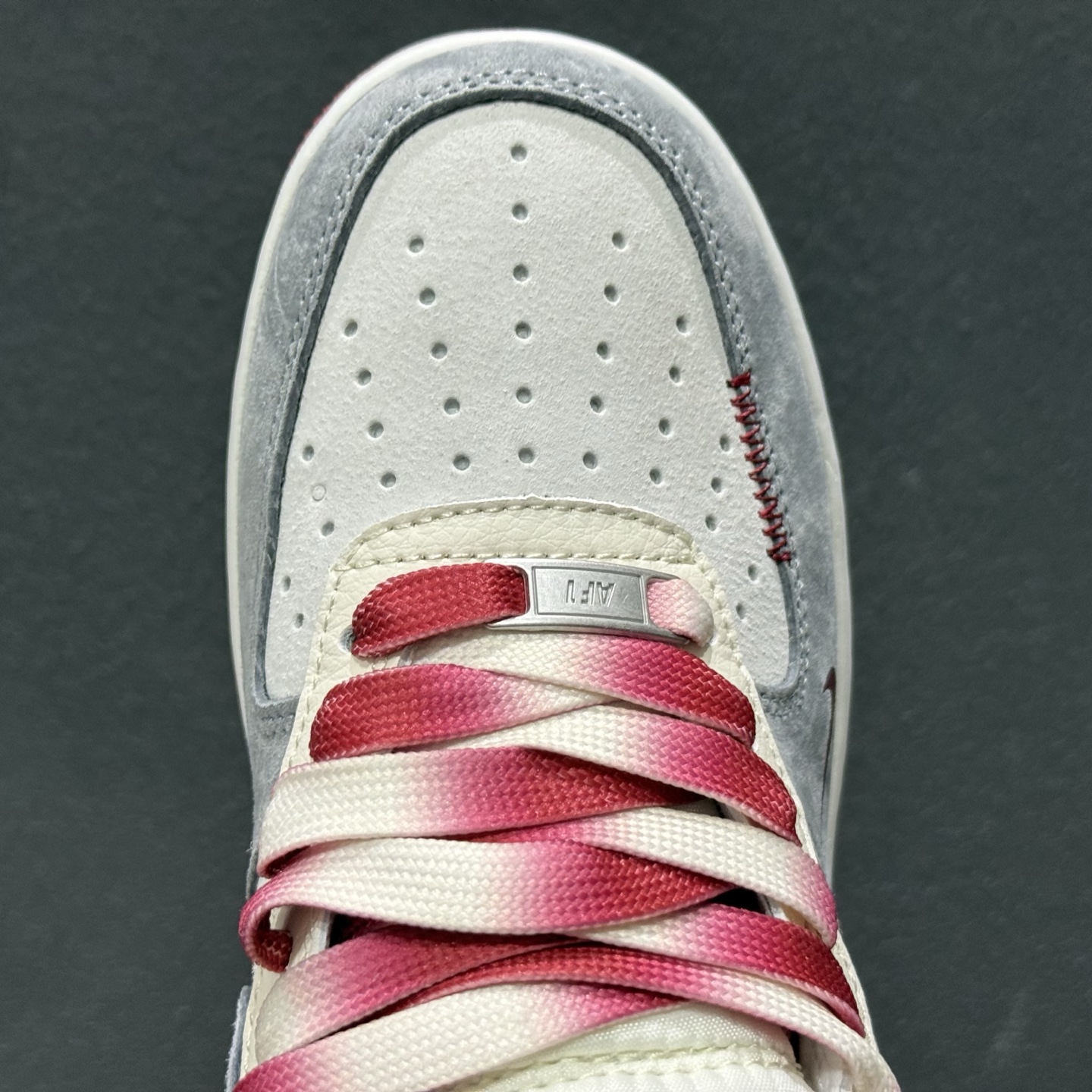 260 Nike Air Force 1 Low 2026 马年限定款 鞋侧带有红色马形标识 XT6998-103-Chinese UA Cheap High Quatity Brand Clothes Bags handbags Sneakers wholesale wholesaler seller from China Factory suppliers Fashion Clothing Shoes best Quality Beautiful Price 260 Nike Air Force 1 Low 2026 马年限定款 鞋侧带有红色马形标识 XT6998-103