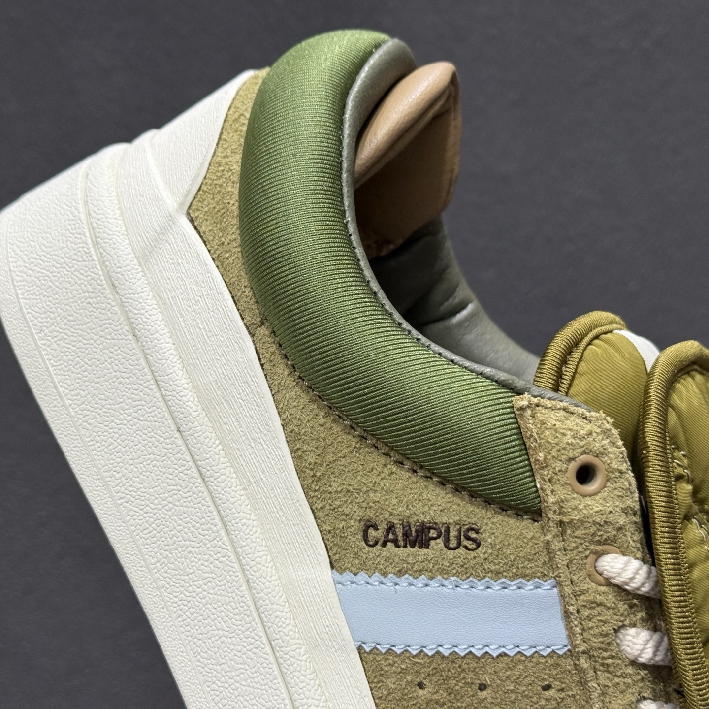 200 Bad Bunny x Adidas Campus 坏痞兔联名 阿迪达斯 低帮百搭潮流休闲运动板鞋 ID7950-132-Chinese UA Cheap High Quatity Brand Clothes Bags handbags Sneakers wholesale wholesaler seller from China Factory suppliers Fashion Clothing Shoes best Quality Beautiful Price 200 Bad Bunny x Adidas Campus 坏痞兔联名 阿迪达斯 低帮百搭潮流休闲运动板鞋 ID7950-132