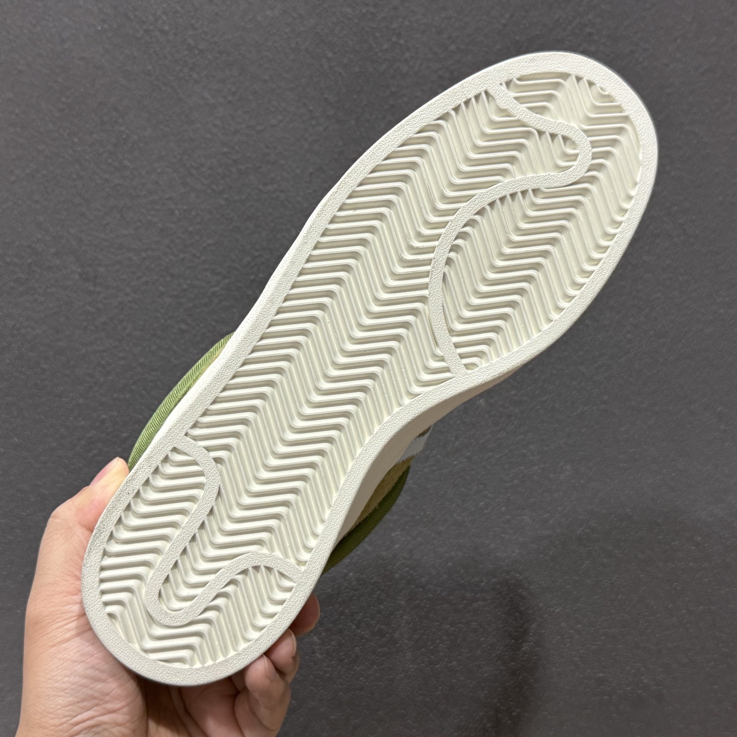 200 Bad Bunny x Adidas Campus 坏痞兔联名 阿迪达斯 低帮百搭潮流休闲运动板鞋 ID7950-132-Chinese UA Cheap High Quatity Brand Clothes Bags handbags Sneakers wholesale wholesaler seller from China Factory suppliers Fashion Clothing Shoes best Quality Beautiful Price 200 Bad Bunny x Adidas Campus 坏痞兔联名 阿迪达斯 低帮百搭潮流休闲运动板鞋 ID7950-132