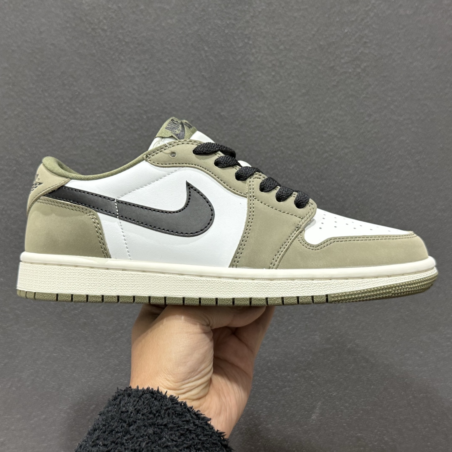 200 独家实拍Travis Scott x Air Jordan 1 Low AJ1 乔1倒勾低帮 HQ6998-200-Chinese UA Cheap High Quatity Brand Clothes Bags handbags Sneakers wholesale wholesaler seller from China Factory suppliers Fashion Clothing Shoes best Quality Beautiful Price 200 独家实拍Travis Scott x Air Jordan 1 Low AJ1 乔1倒勾低帮 HQ6998-200