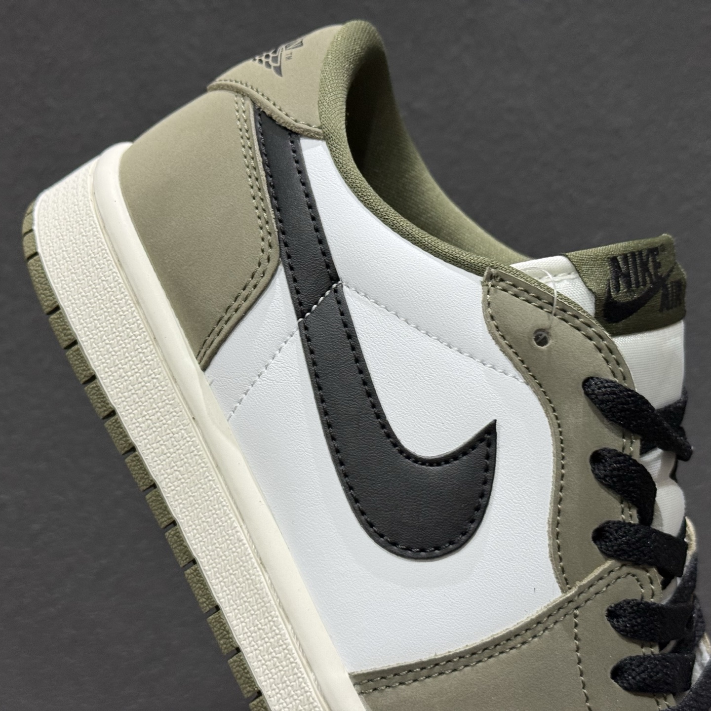 200 独家实拍Travis Scott x Air Jordan 1 Low AJ1 乔1倒勾低帮 HQ6998-200-Chinese UA Cheap High Quatity Brand Clothes Bags handbags Sneakers wholesale wholesaler seller from China Factory suppliers Fashion Clothing Shoes best Quality Beautiful Price 200 独家实拍Travis Scott x Air Jordan 1 Low AJ1 乔1倒勾低帮 HQ6998-200