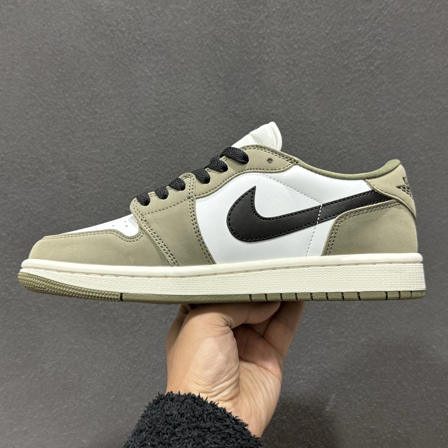 200 独家实拍Travis Scott x Air Jordan 1 Low AJ1 乔1倒勾低帮 HQ6998-200-Chinese UA Cheap High Quatity Brand Clothes Bags handbags Sneakers wholesale wholesaler seller from China Factory suppliers Fashion Clothing Shoes best Quality Beautiful Price 200 独家实拍Travis Scott x Air Jordan 1 Low AJ1 乔1倒勾低帮 HQ6998-200
