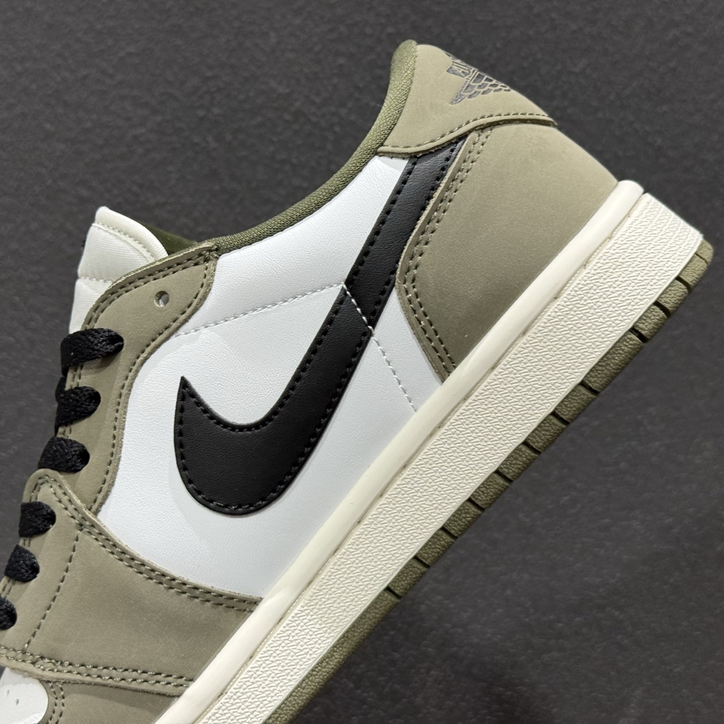200 独家实拍Travis Scott x Air Jordan 1 Low AJ1 乔1倒勾低帮 HQ6998-200-Chinese UA Cheap High Quatity Brand Clothes Bags handbags Sneakers wholesale wholesaler seller from China Factory suppliers Fashion Clothing Shoes best Quality Beautiful Price 200 独家实拍Travis Scott x Air Jordan 1 Low AJ1 乔1倒勾低帮 HQ6998-200