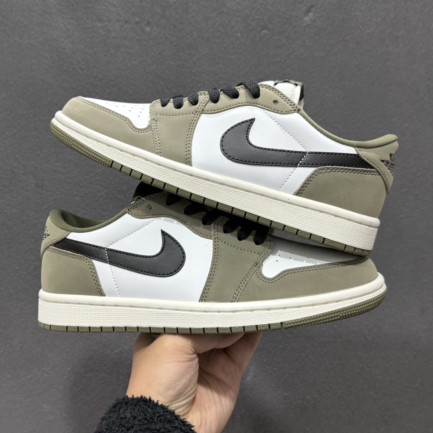 200 独家实拍Travis Scott x Air Jordan 1 Low AJ1 乔1倒勾低帮 HQ6998-200-Chinese UA Cheap High Quatity Brand Clothes Bags handbags Sneakers wholesale wholesaler seller from China Factory suppliers Fashion Clothing Shoes best Quality Beautiful Price 200 独家实拍Travis Scott x Air Jordan 1 Low AJ1 乔1倒勾低帮 HQ6998-200