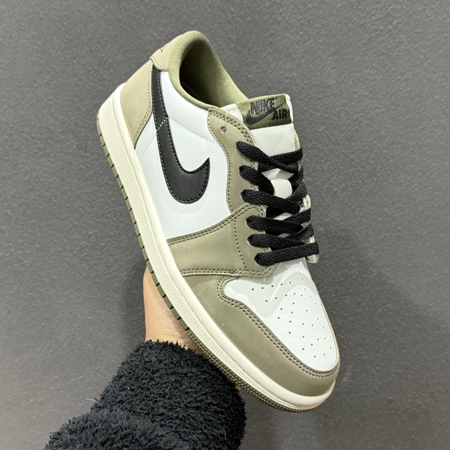 200 独家实拍Travis Scott x Air Jordan 1 Low AJ1 乔1倒勾低帮 HQ6998-200-Chinese UA Cheap High Quatity Brand Clothes Bags handbags Sneakers wholesale wholesaler seller from China Factory suppliers Fashion Clothing Shoes best Quality Beautiful Price 200 独家实拍Travis Scott x Air Jordan 1 Low AJ1 乔1倒勾低帮 HQ6998-200