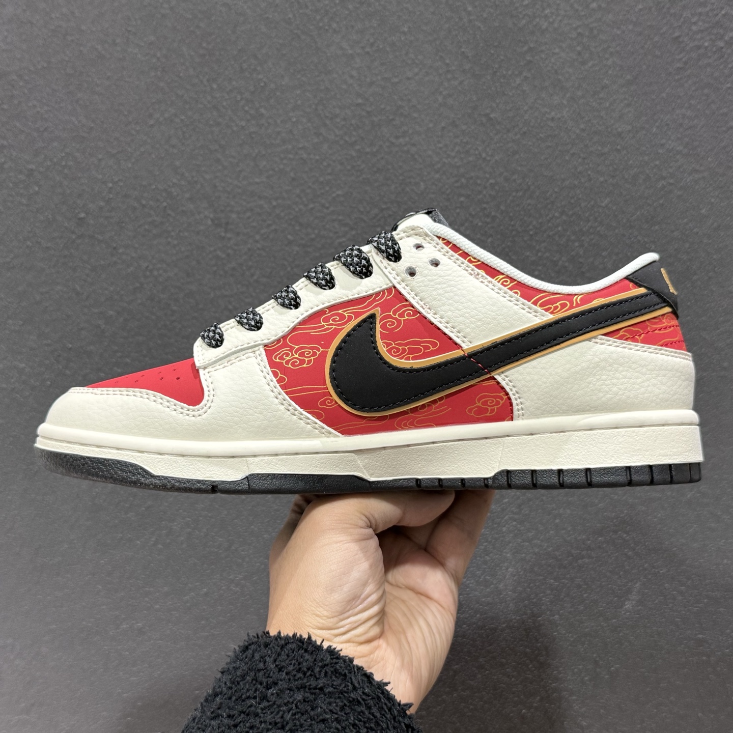 280 2026马年限定!Nike Dunk Low 爆款高端定制 米白基底+中国红主色+黑金点缀 QW5288-115-Chinese UA Cheap High Quatity Brand Clothes Bags handbags Sneakers wholesale wholesaler seller from China Factory suppliers Fashion Clothing Shoes best Quality Beautiful Price 280 2026马年限定!Nike Dunk Low 爆款高端定制 米白基底+中国红主色+黑金点缀 QW5288-115
