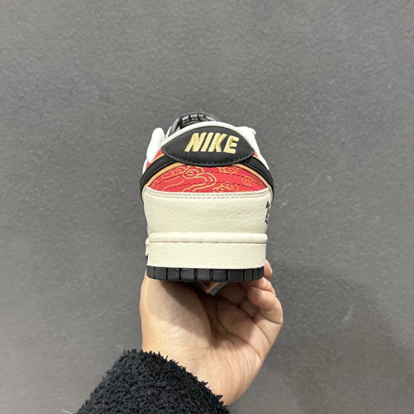 280 2026马年限定!Nike Dunk Low 爆款高端定制 米白基底+中国红主色+黑金点缀 QW5288-115-Chinese UA Cheap High Quatity Brand Clothes Bags handbags Sneakers wholesale wholesaler seller from China Factory suppliers Fashion Clothing Shoes best Quality Beautiful Price 280 2026马年限定!Nike Dunk Low 爆款高端定制 米白基底+中国红主色+黑金点缀 QW5288-115