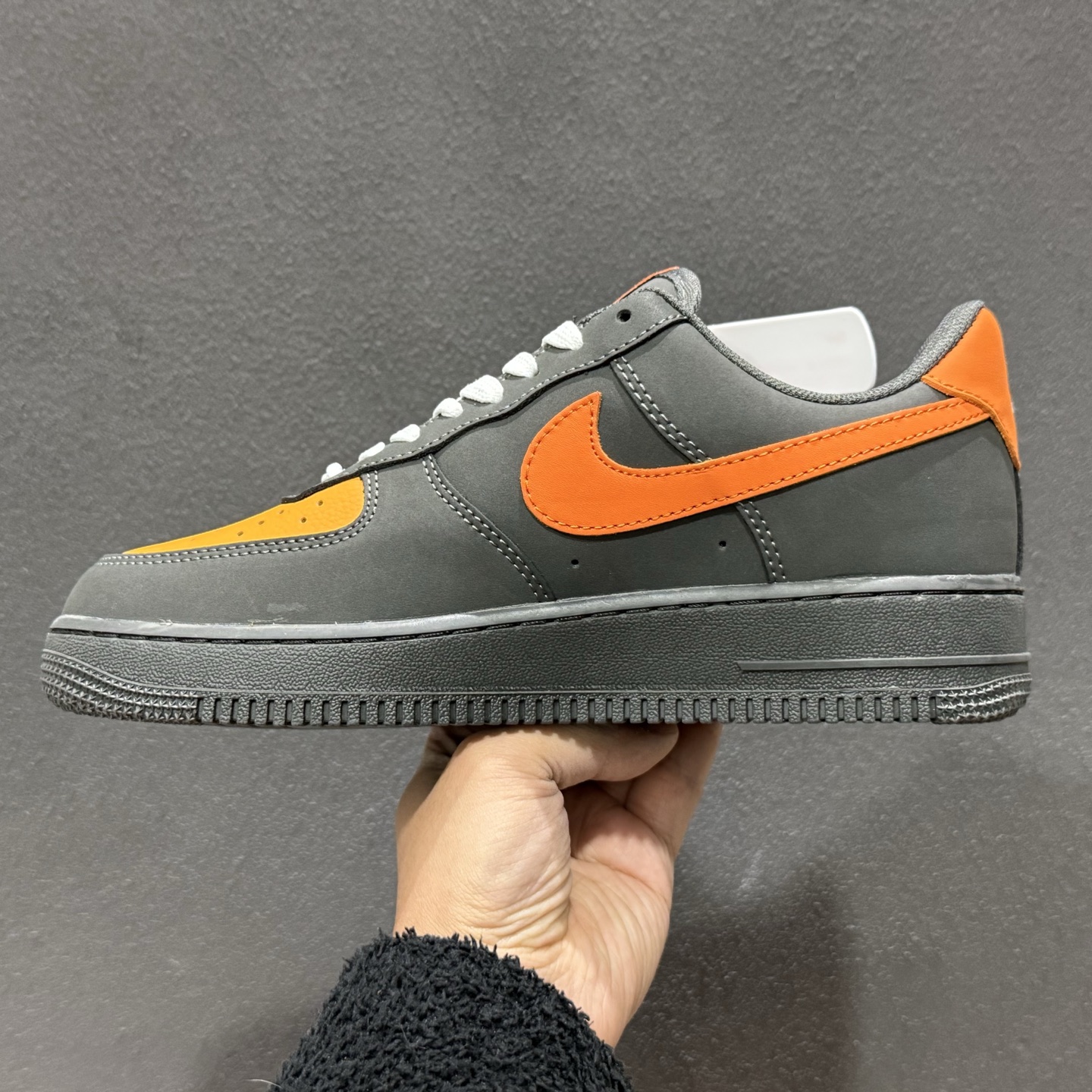 260 独家实拍Nike Air Force 1‘07 Low 马年限定 炭灰暮橙 空军一号低帮休闲板鞋 XY9025-004-Chinese UA Cheap High Quatity Brand Clothes Bags handbags Sneakers wholesale wholesaler seller from China Factory suppliers Fashion Clothing Shoes best Quality Beautiful Price 260 独家实拍Nike Air Force 1‘07 Low 马年限定 炭灰暮橙 空军一号低帮休闲板鞋 XY9025-004