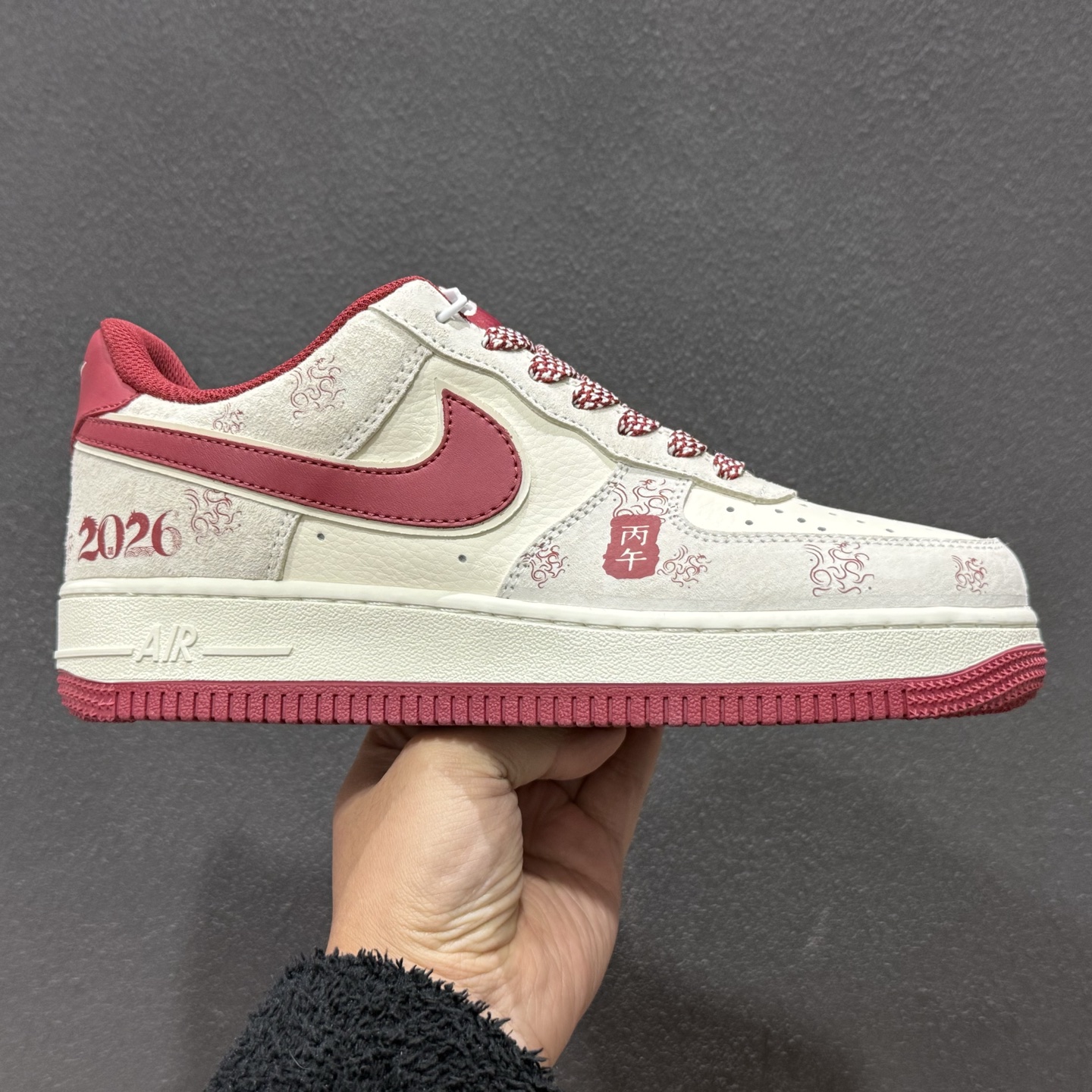 260 Nike Air Force 1 Low 2026 丙午马年限定款 KG6699-F17-Chinese UA Cheap High Quatity Brand Clothes Bags handbags Sneakers wholesale wholesaler seller from China Factory suppliers Fashion Clothing Shoes best Quality Beautiful Price 260 Nike Air Force 1 Low 2026 丙午马年限定款 KG6699-F17