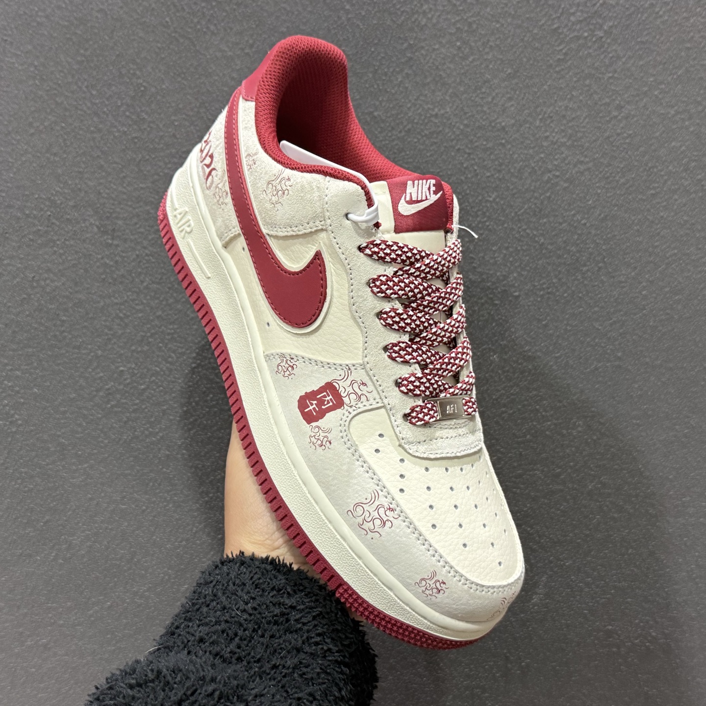 260 Nike Air Force 1 Low 2026 丙午马年限定款 KG6699-F17-Chinese UA Cheap High Quatity Brand Clothes Bags handbags Sneakers wholesale wholesaler seller from China Factory suppliers Fashion Clothing Shoes best Quality Beautiful Price 260 Nike Air Force 1 Low 2026 丙午马年限定款 KG6699-F17