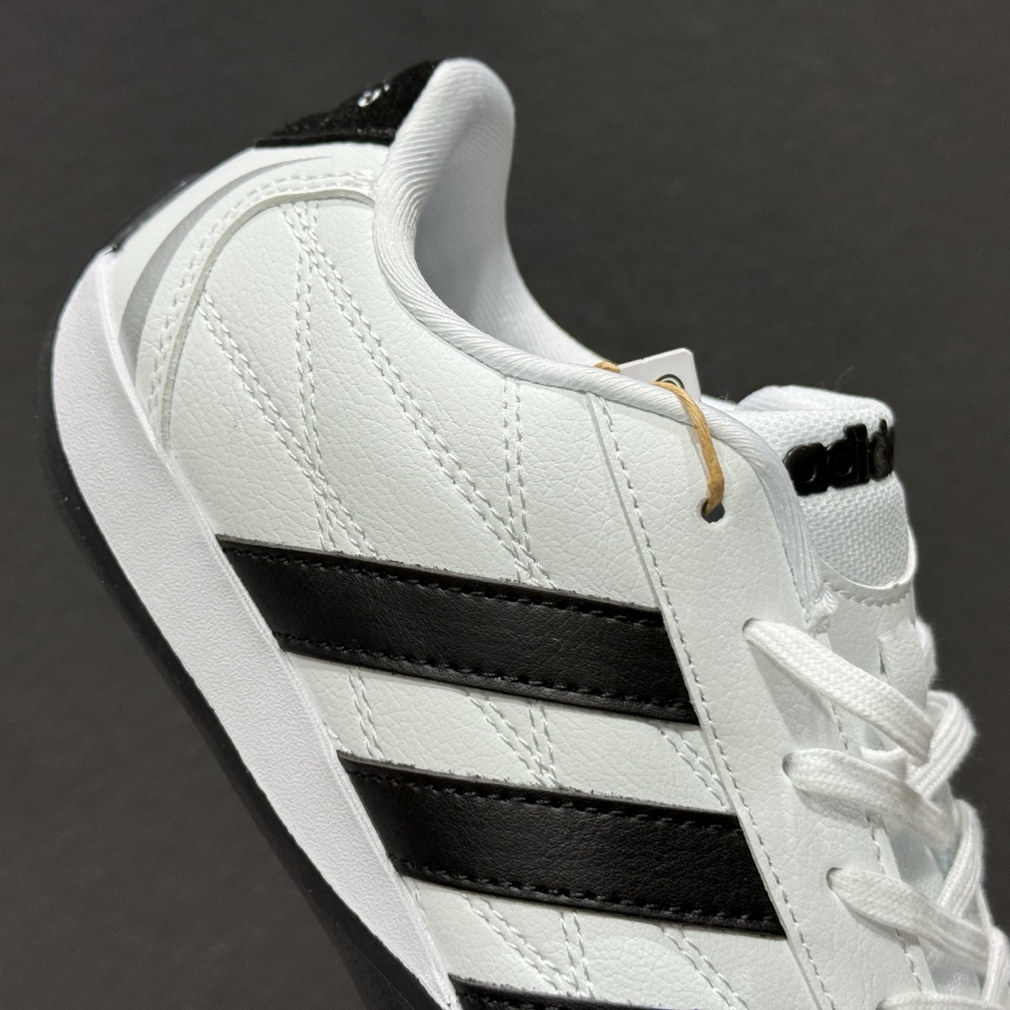 180 阿迪达斯Adidas Adiracer 2026 三叶草复古防滑耐磨低帮运动鞋 HQ9160-132-Chinese UA Cheap High Quatity Brand Clothes Bags handbags Sneakers wholesale wholesaler seller from China Factory suppliers Fashion Clothing Shoes best Quality Beautiful Price 180 阿迪达斯Adidas Adiracer 2026 三叶草复古防滑耐磨低帮运动鞋 HQ9160-132