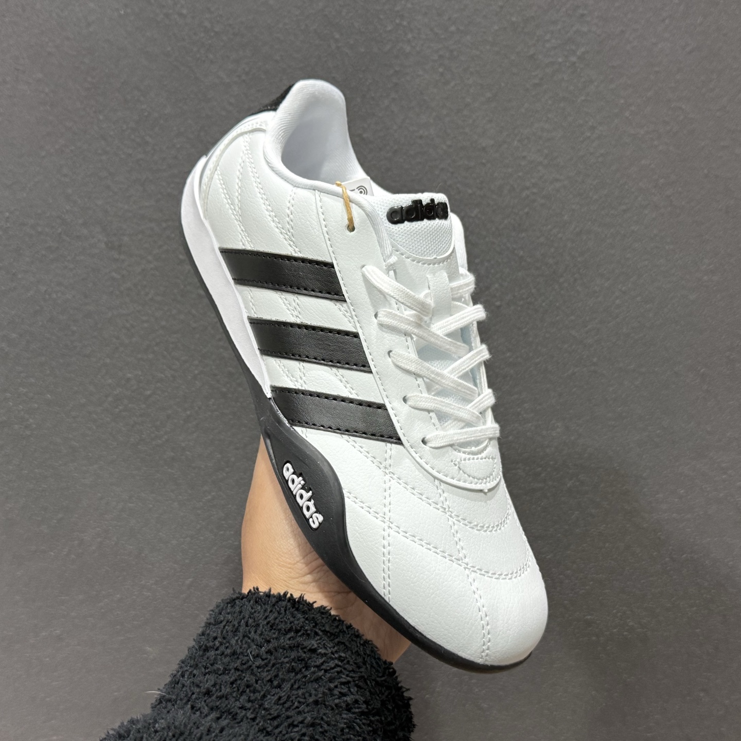 180 阿迪达斯Adidas Adiracer 2026 三叶草复古防滑耐磨低帮运动鞋 HQ9160-132-Chinese UA Cheap High Quatity Brand Clothes Bags handbags Sneakers wholesale wholesaler seller from China Factory suppliers Fashion Clothing Shoes best Quality Beautiful Price 180 阿迪达斯Adidas Adiracer 2026 三叶草复古防滑耐磨低帮运动鞋 HQ9160-132
