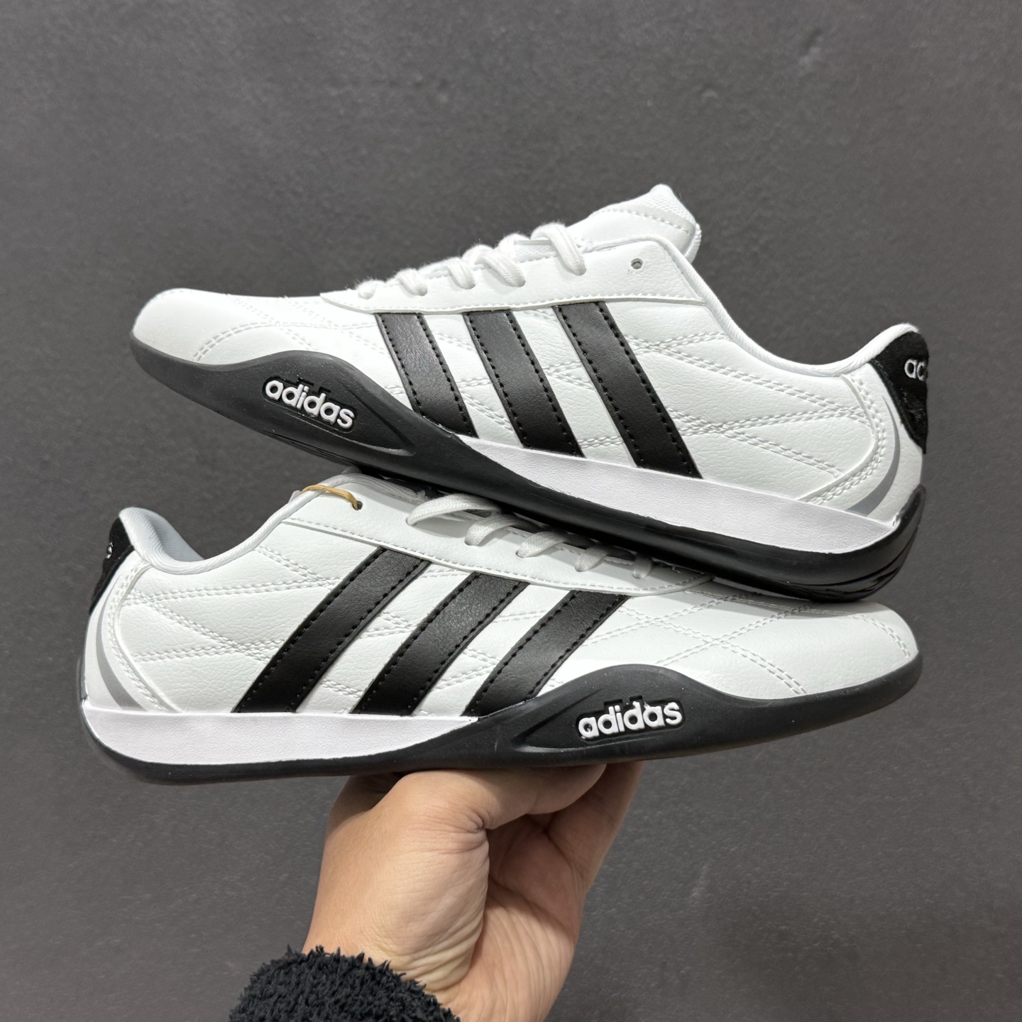 180 阿迪达斯Adidas Adiracer 2026 三叶草复古防滑耐磨低帮运动鞋 HQ9160-132-Chinese UA Cheap High Quatity Brand Clothes Bags handbags Sneakers wholesale wholesaler seller from China Factory suppliers Fashion Clothing Shoes best Quality Beautiful Price 180 阿迪达斯Adidas Adiracer 2026 三叶草复古防滑耐磨低帮运动鞋 HQ9160-132