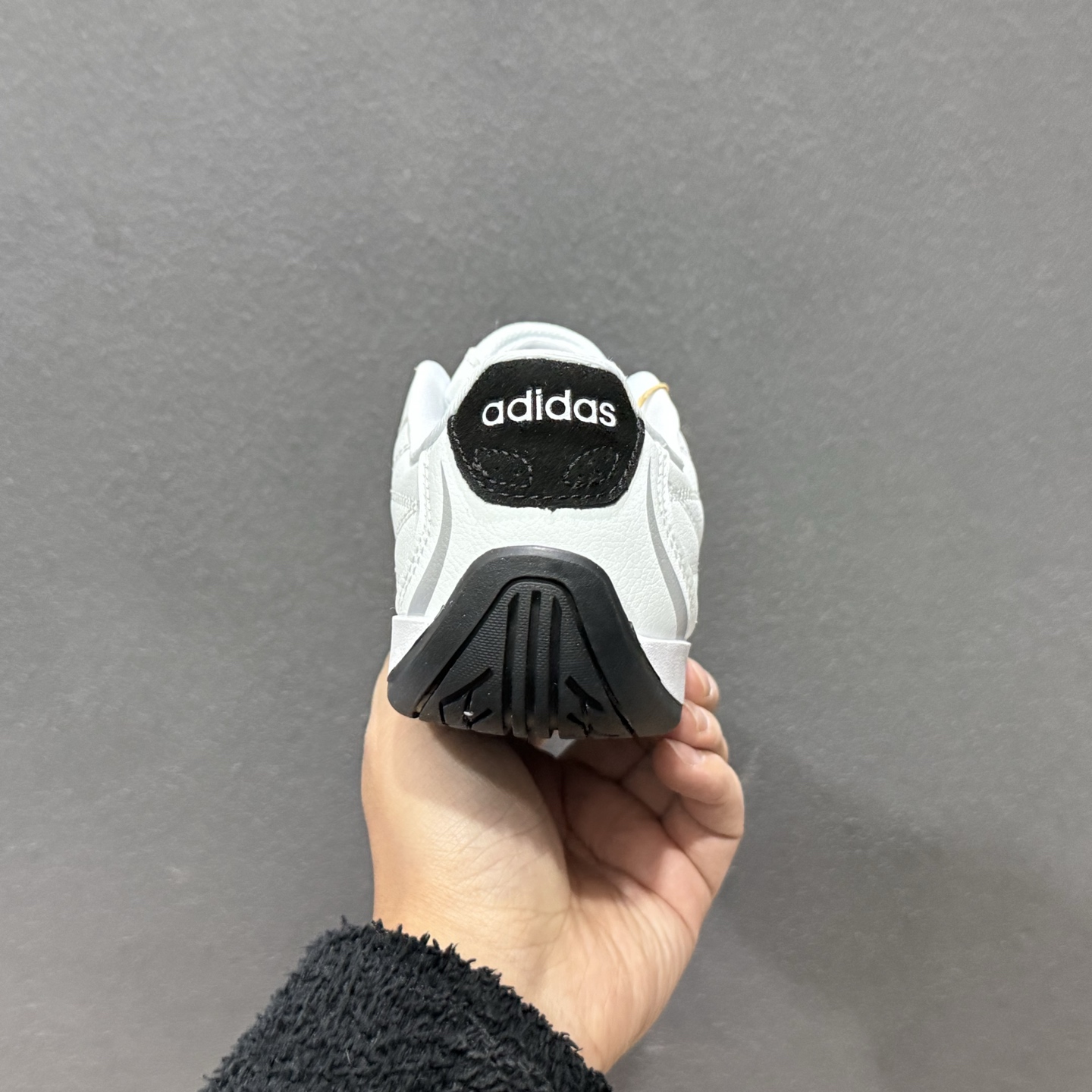 180 阿迪达斯Adidas Adiracer 2026 三叶草复古防滑耐磨低帮运动鞋 HQ9160-132-Chinese UA Cheap High Quatity Brand Clothes Bags handbags Sneakers wholesale wholesaler seller from China Factory suppliers Fashion Clothing Shoes best Quality Beautiful Price 180 阿迪达斯Adidas Adiracer 2026 三叶草复古防滑耐磨低帮运动鞋 HQ9160-132
