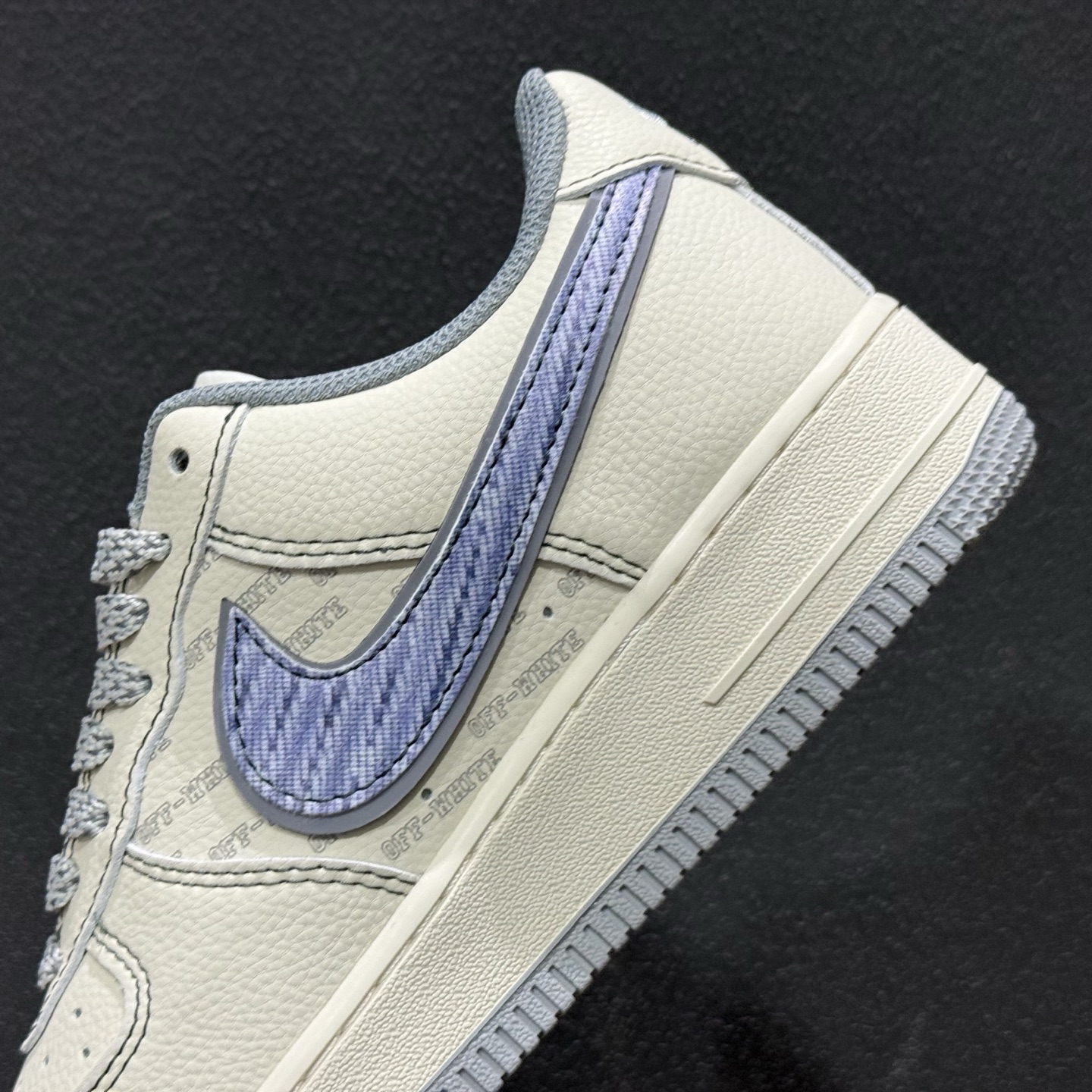 260 Air Force 1与Off-White的联名款太戳潮人米白主色搭配灰蓝解构风Swoosh XY2025-008