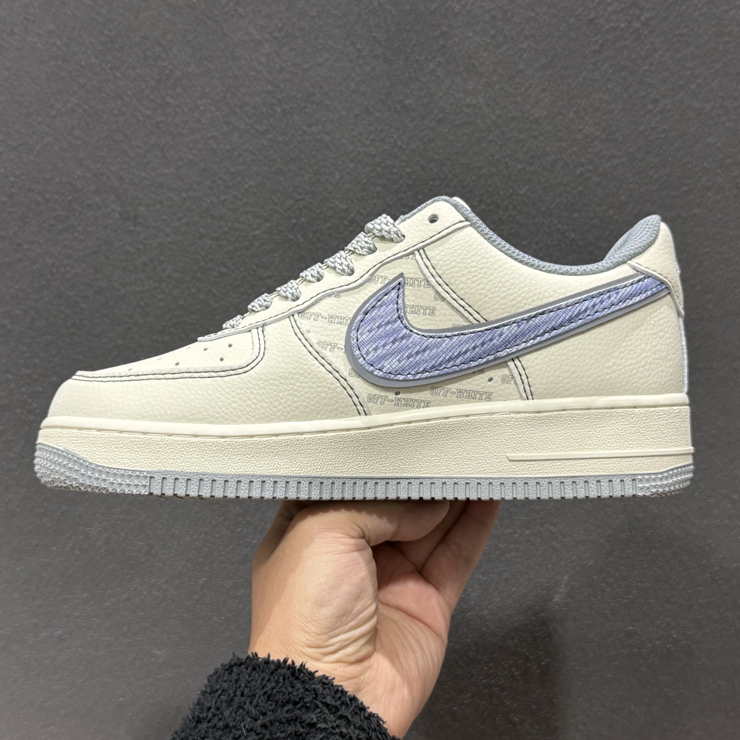 260 Air Force 1与Off-White的联名款太戳潮人米白主色搭配灰蓝解构风Swoosh XY2025-008
