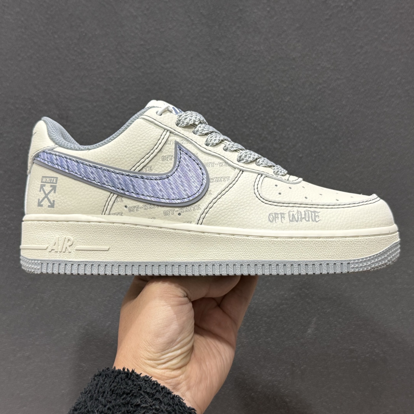 260 Air Force 1与Off-White的联名款太戳潮人米白主色搭配灰蓝解构风Swoosh XY2025-008