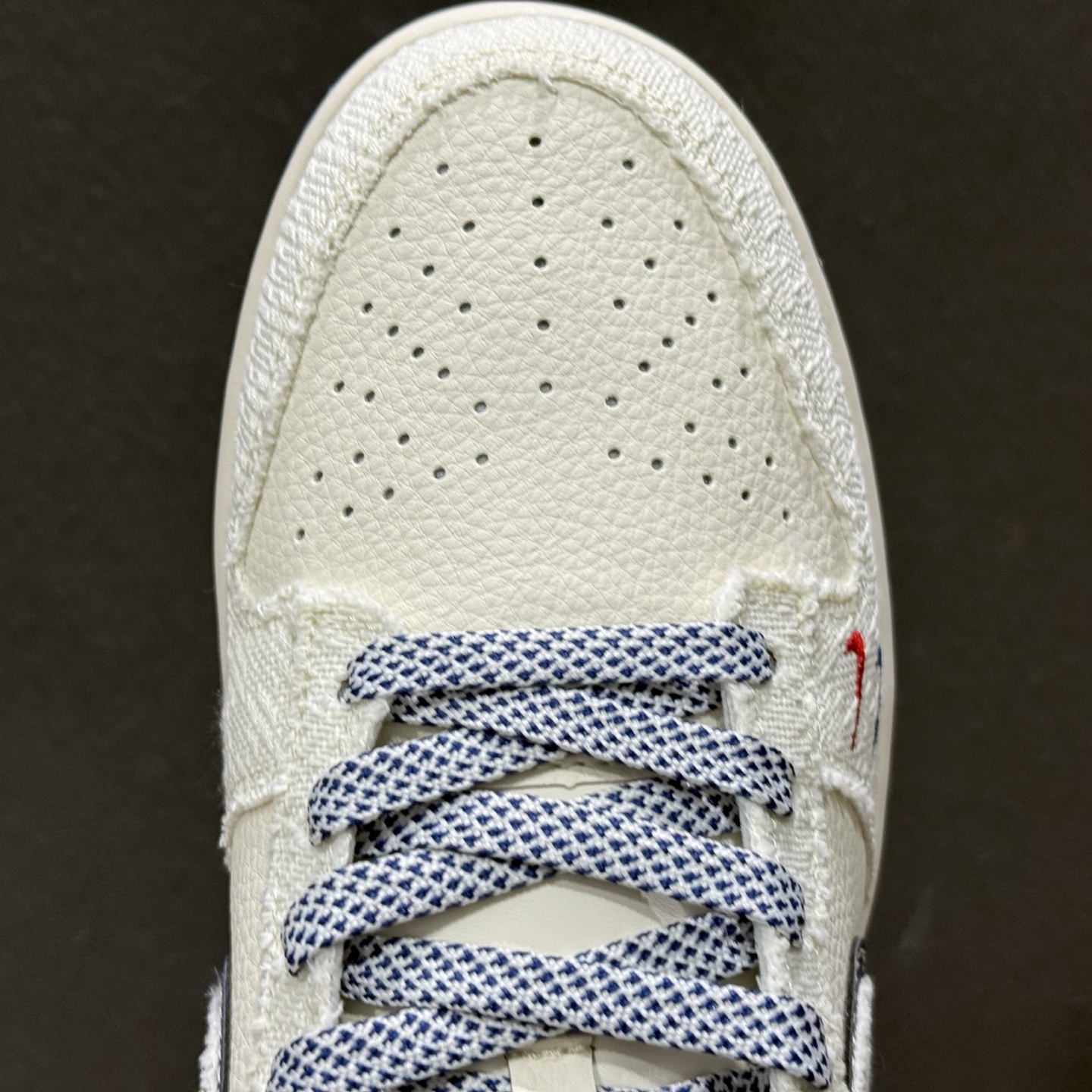280 SB Dunk Low与Supreme的这款白蓝联名太戳心了米白鞋 JP1628-034