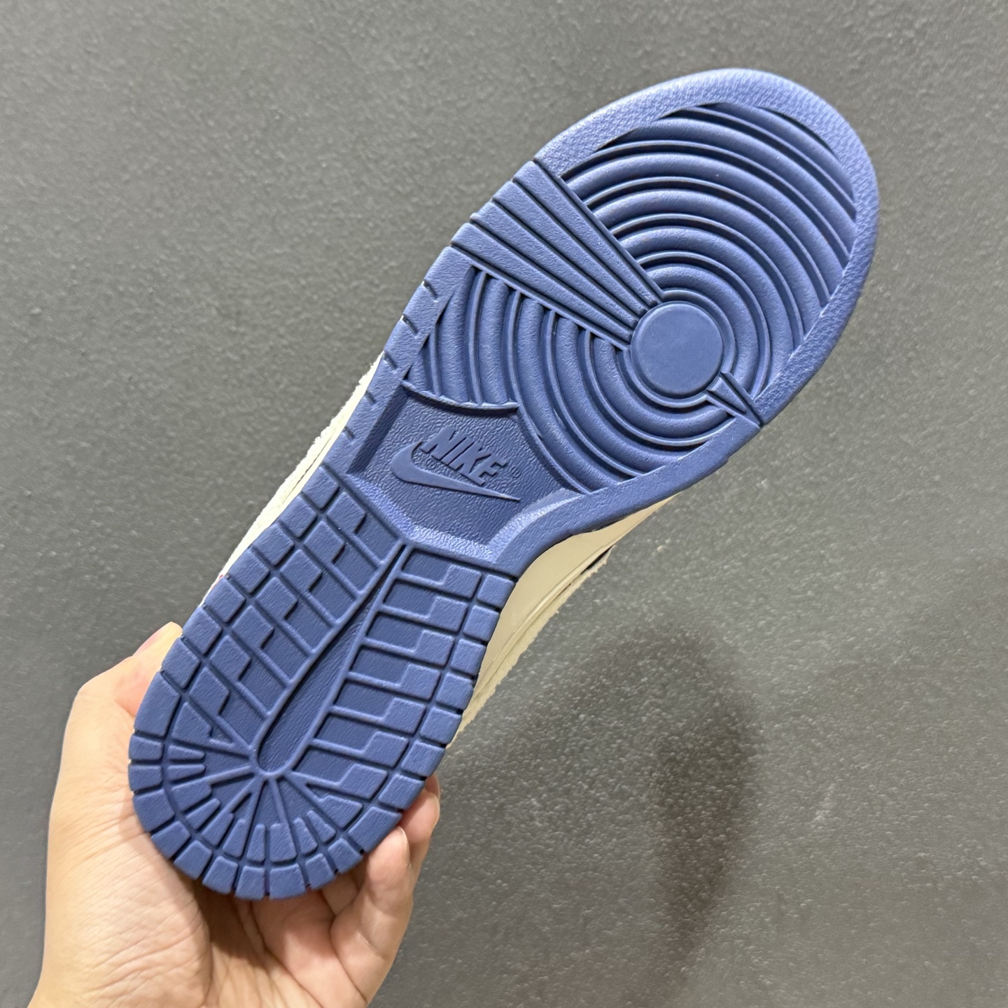 280 SB Dunk Low与Supreme的这款白蓝联名太戳心了米白鞋 JP1628-034