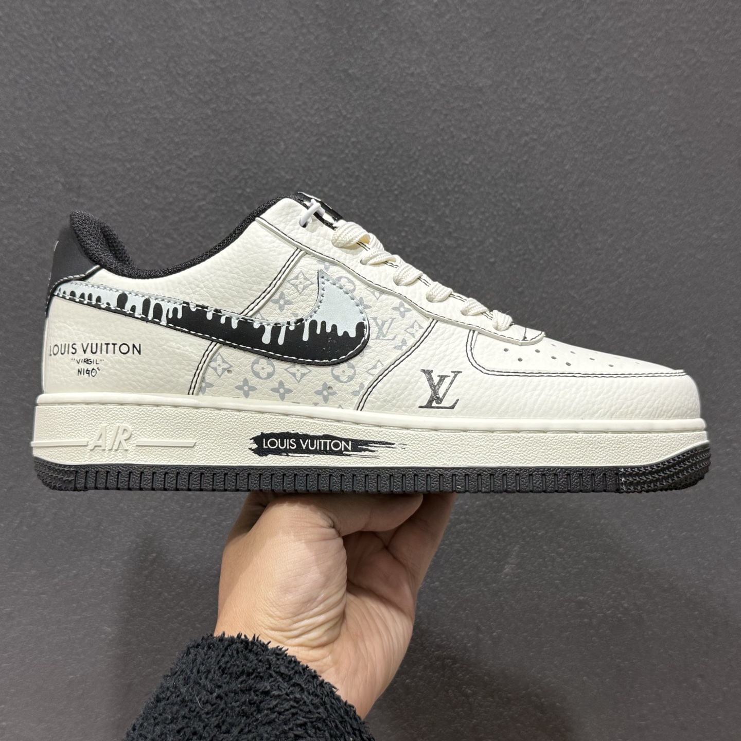 260 谁能拒绝Air Force 1与LV的王炸联名经典白黑配色撞出高级感 KG6699-F31-Chinese UA Cheap High Quatity Brand Clothes Bags handbags Sneakers wholesale wholesaler seller from China Factory suppliers Fashion Clothing Shoes best Quality Beautiful Price 260 谁能拒绝Air Force 1与LV的王炸联名经典白黑配色撞出高级感 KG6699-F31