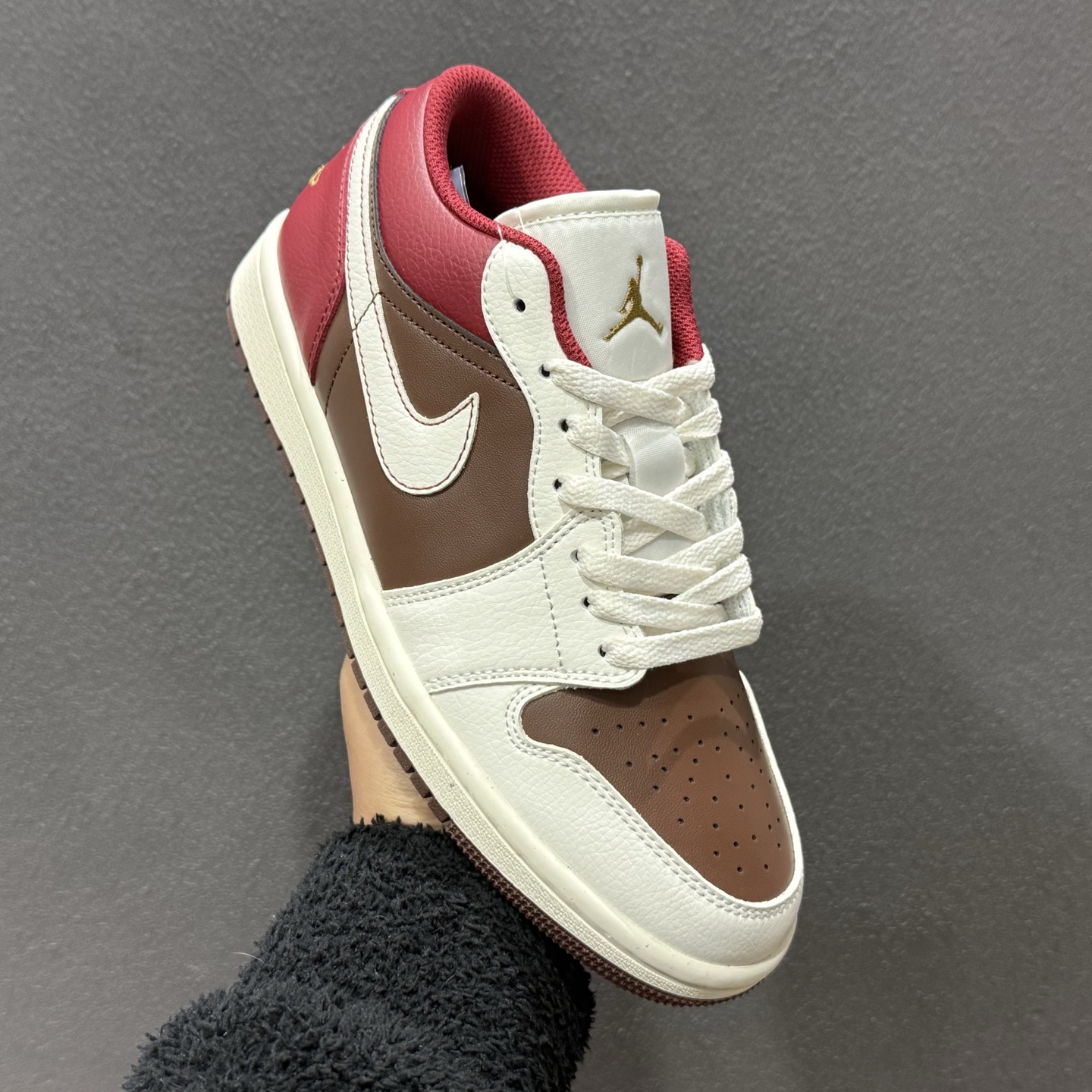 220 平台爆款 Jordan Air Jordan 1 Low 白红棕 IR7600-211-Chinese UA Cheap High Quatity Brand Clothes Bags handbags Sneakers wholesale wholesaler seller from China Factory suppliers Fashion Clothing Shoes best Quality Beautiful Price 220 平台爆款 Jordan Air Jordan 1 Low 白红棕 IR7600-211