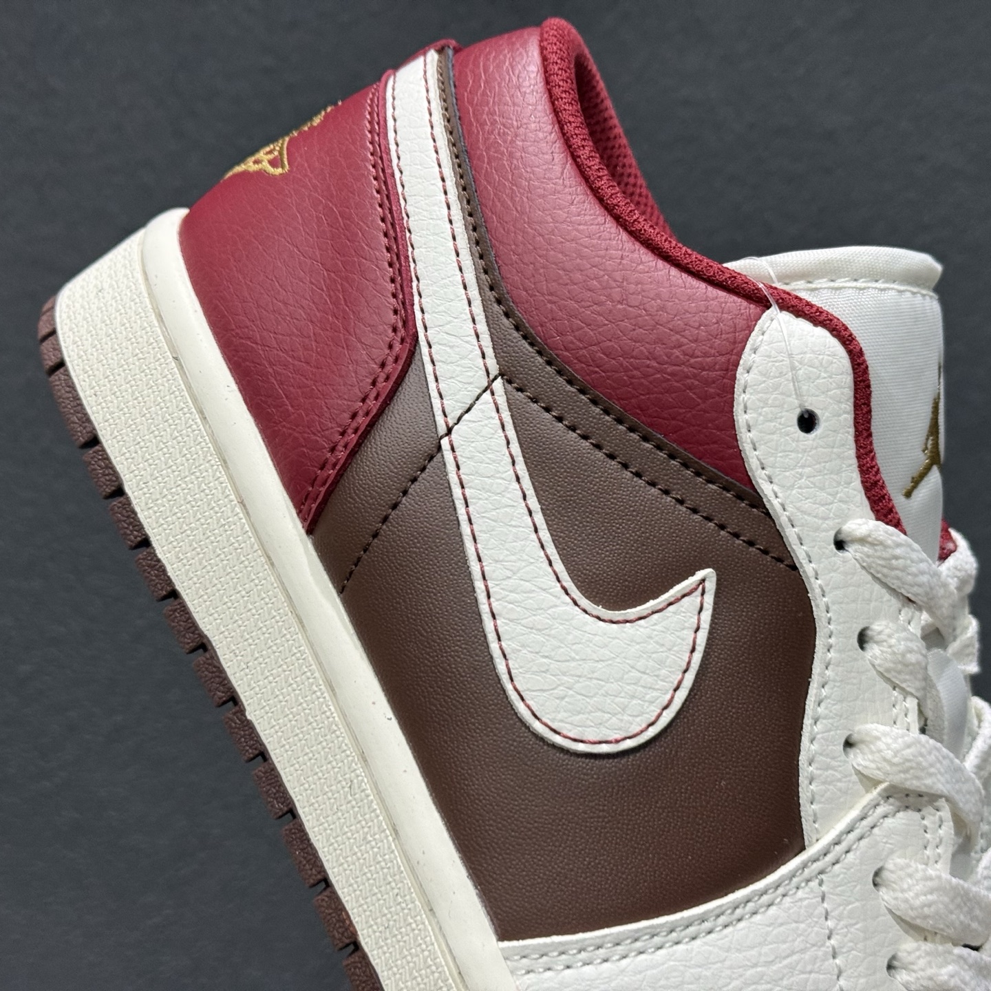 220 平台爆款 Jordan Air Jordan 1 Low 白红棕 IR7600-211-Chinese UA Cheap High Quatity Brand Clothes Bags handbags Sneakers wholesale wholesaler seller from China Factory suppliers Fashion Clothing Shoes best Quality Beautiful Price 220 平台爆款 Jordan Air Jordan 1 Low 白红棕 IR7600-211