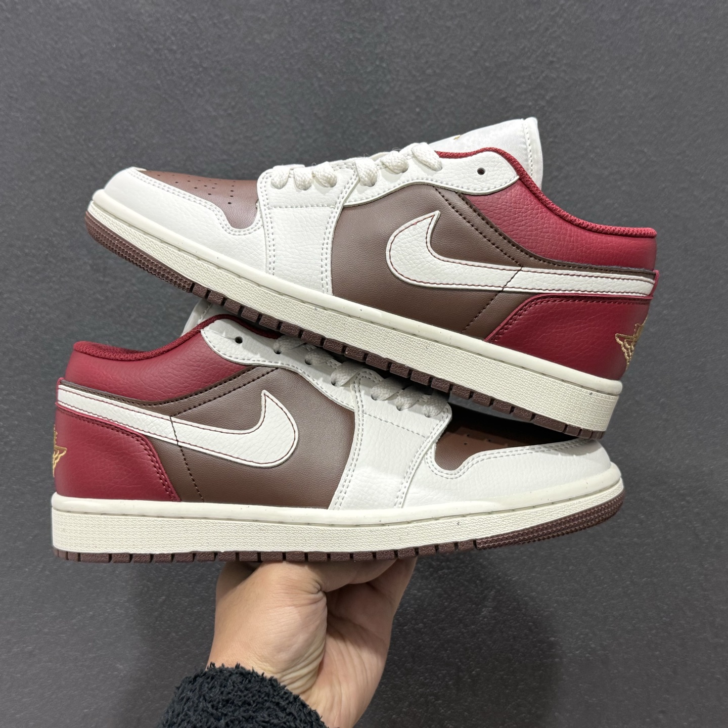 220 平台爆款 Jordan Air Jordan 1 Low 白红棕 IR7600-211-Chinese UA Cheap High Quatity Brand Clothes Bags handbags Sneakers wholesale wholesaler seller from China Factory suppliers Fashion Clothing Shoes best Quality Beautiful Price 220 平台爆款 Jordan Air Jordan 1 Low 白红棕 IR7600-211