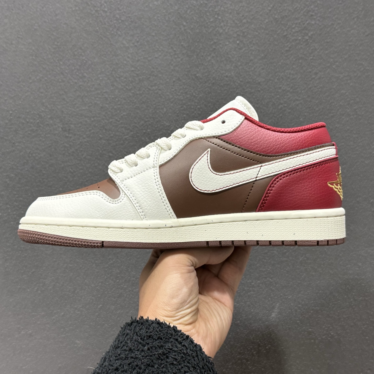 220 平台爆款 Jordan Air Jordan 1 Low 白红棕 IR7600-211-Chinese UA Cheap High Quatity Brand Clothes Bags handbags Sneakers wholesale wholesaler seller from China Factory suppliers Fashion Clothing Shoes best Quality Beautiful Price 220 平台爆款 Jordan Air Jordan 1 Low 白红棕 IR7600-211
