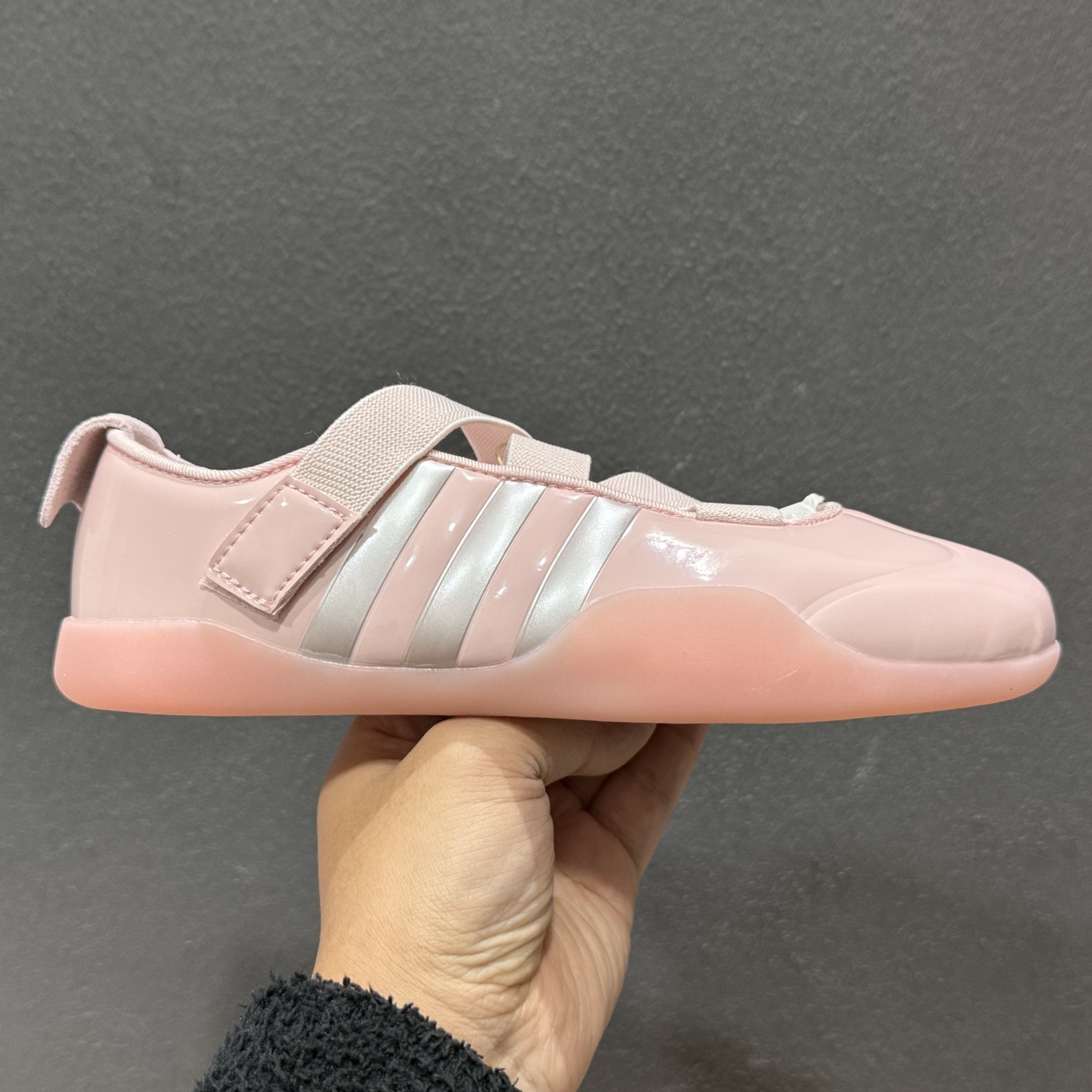 150 阿迪 三方联名芭蕾舞鞋(爆改跆拳道鞋) Caroline Hu x Edison Chen x adidas originals Taekwondo 芭蕾舞风薄底 粉色JR6485-Chinese UA Cheap High Quatity Brand Clothes Bags handbags Sneakers wholesale wholesaler seller from China Factory suppliers Fashion Clothing Shoes best Quality Beautiful Price 150 阿迪 三方联名芭蕾舞鞋(爆改跆拳道鞋) Caroline Hu x Edison Chen x adidas originals Taekwondo 芭蕾舞风薄底 粉色JR6485
