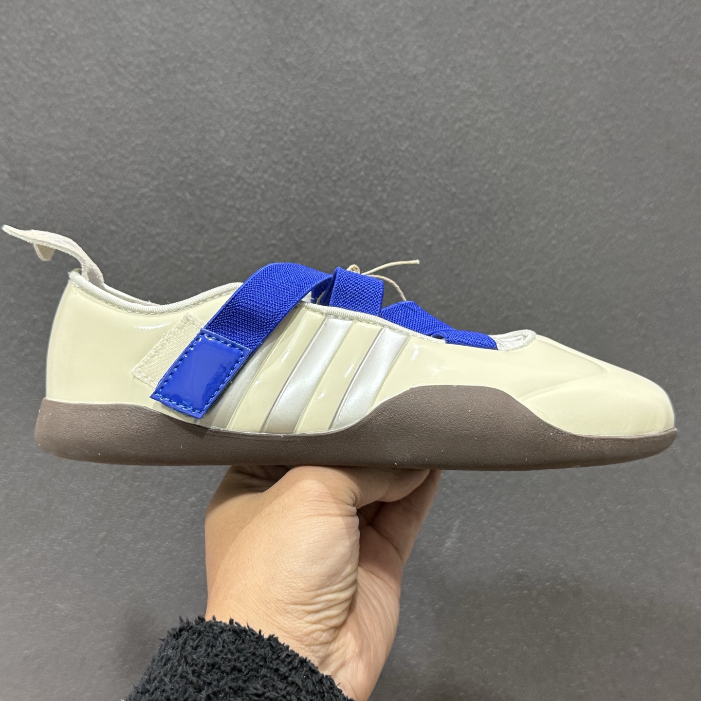 150 阿迪 三方联名芭蕾舞鞋(爆改跆拳道鞋) Caroline Hu x Edison Chen x adidas originals Taekwondo 芭蕾舞风薄底 白银JR6919-Chinese UA Cheap High Quatity Brand Clothes Bags handbags Sneakers wholesale wholesaler seller from China Factory suppliers Fashion Clothing Shoes best Quality Beautiful Price 150 阿迪 三方联名芭蕾舞鞋(爆改跆拳道鞋) Caroline Hu x Edison Chen x adidas originals Taekwondo 芭蕾舞风薄底 白银JR6919