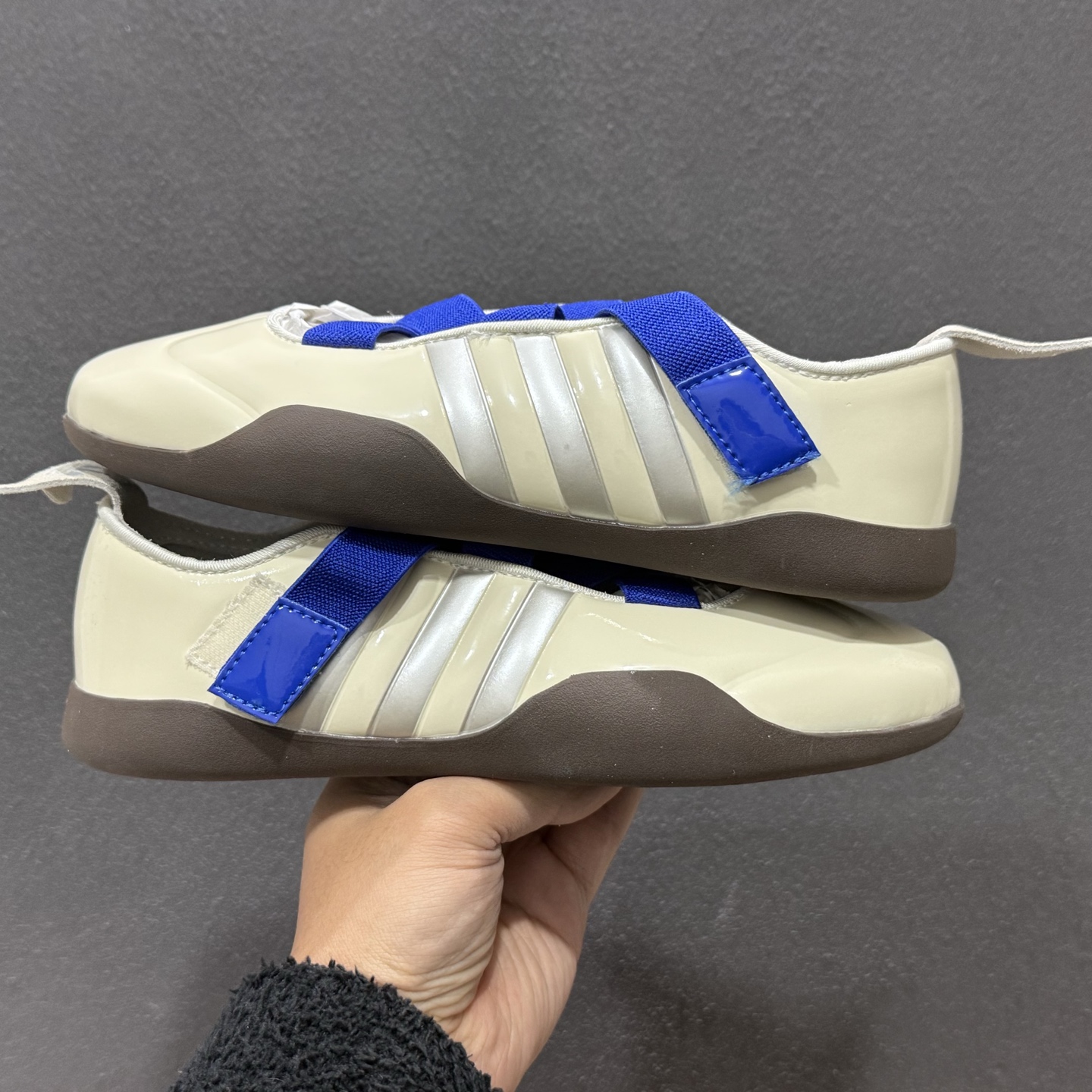 150 阿迪 三方联名芭蕾舞鞋(爆改跆拳道鞋) Caroline Hu x Edison Chen x adidas originals Taekwondo 芭蕾舞风薄底 白银JR6919-Chinese UA Cheap High Quatity Brand Clothes Bags handbags Sneakers wholesale wholesaler seller from China Factory suppliers Fashion Clothing Shoes best Quality Beautiful Price 150 阿迪 三方联名芭蕾舞鞋(爆改跆拳道鞋) Caroline Hu x Edison Chen x adidas originals Taekwondo 芭蕾舞风薄底 白银JR6919