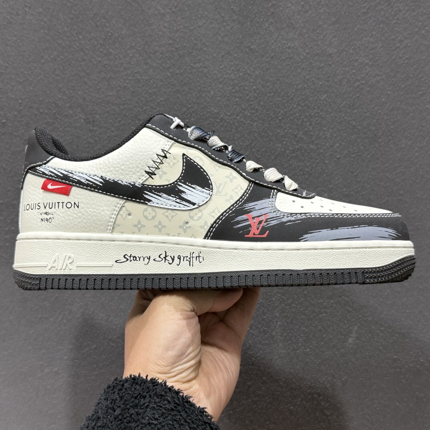 260 谁能拒绝Air Force 1与LV的王炸联名经典白黑配色撞出高级感 KG6699-F15-Chinese UA Cheap High Quatity Brand Clothes Bags handbags Sneakers wholesale wholesaler seller from China Factory suppliers Fashion Clothing Shoes best Quality Beautiful Price 260 谁能拒绝Air Force 1与LV的王炸联名经典白黑配色撞出高级感 KG6699-F15