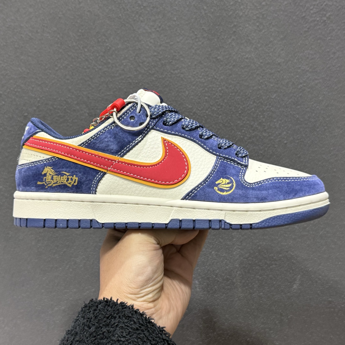 280 街头潮流!Air Jordan 1 Low (Supreme联名)乔丹爆款高端定制 LQ1988-818-Chinese UA Cheap High Quatity Brand Clothes Bags handbags Sneakers wholesale wholesaler seller from China Factory suppliers Fashion Clothing Shoes best Quality Beautiful Price 280 街头潮流!Air Jordan 1 Low (Supreme联名)乔丹爆款高端定制 LQ1988-818