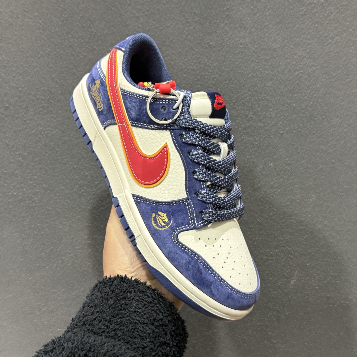 280 街头潮流!Air Jordan 1 Low (Supreme联名)乔丹爆款高端定制 LQ1988-818-Chinese UA Cheap High Quatity Brand Clothes Bags handbags Sneakers wholesale wholesaler seller from China Factory suppliers Fashion Clothing Shoes best Quality Beautiful Price 280 街头潮流!Air Jordan 1 Low (Supreme联名)乔丹爆款高端定制 LQ1988-818