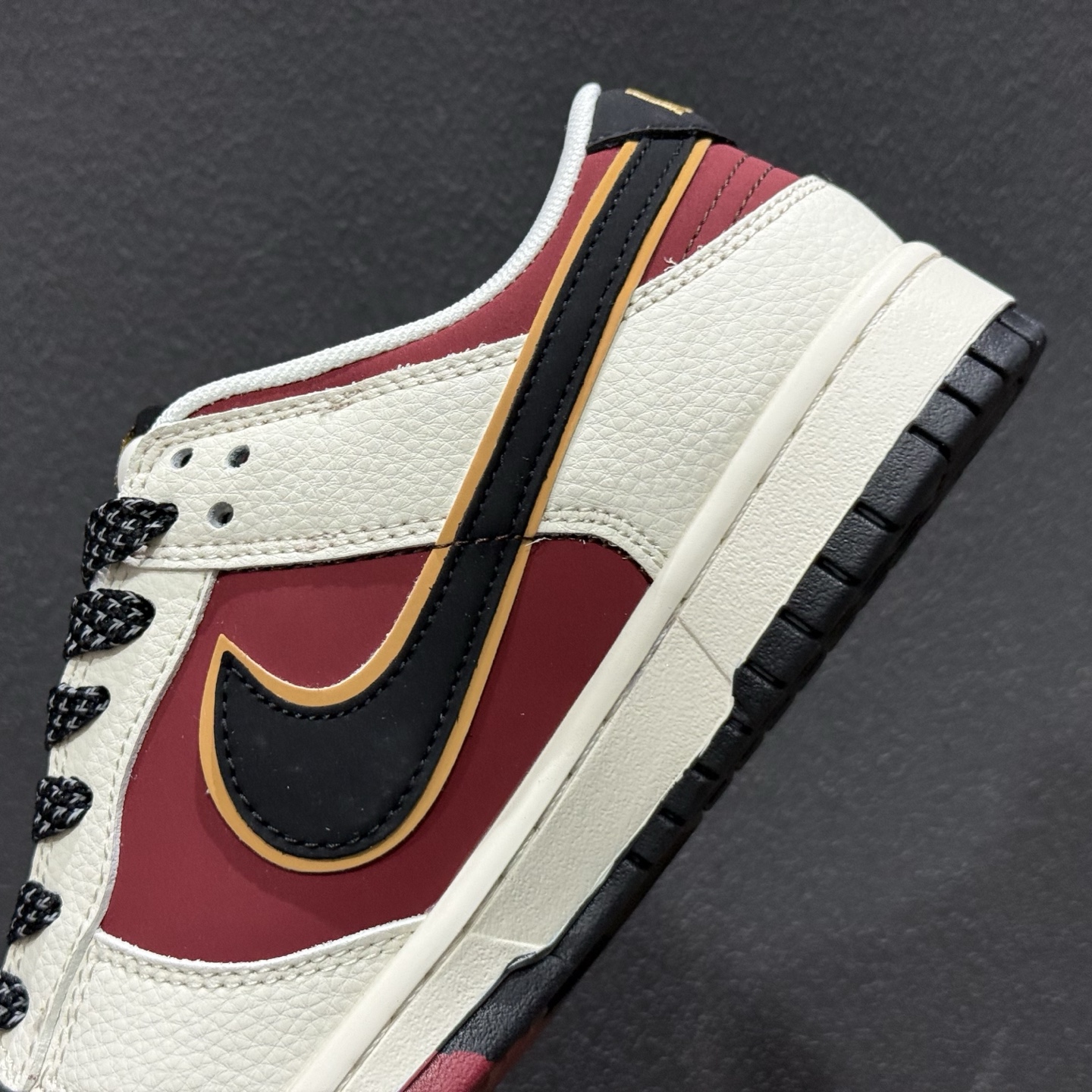 280 Nike SB Dunk Low 马年限定 琥珀丹红 高端定制 低帮休闲板鞋 QW5288-113-Chinese UA Cheap High Quatity Brand Clothes Bags handbags Sneakers wholesale wholesaler seller from China Factory suppliers Fashion Clothing Shoes best Quality Beautiful Price 280 Nike SB Dunk Low 马年限定 琥珀丹红 高端定制 低帮休闲板鞋 QW5288-113