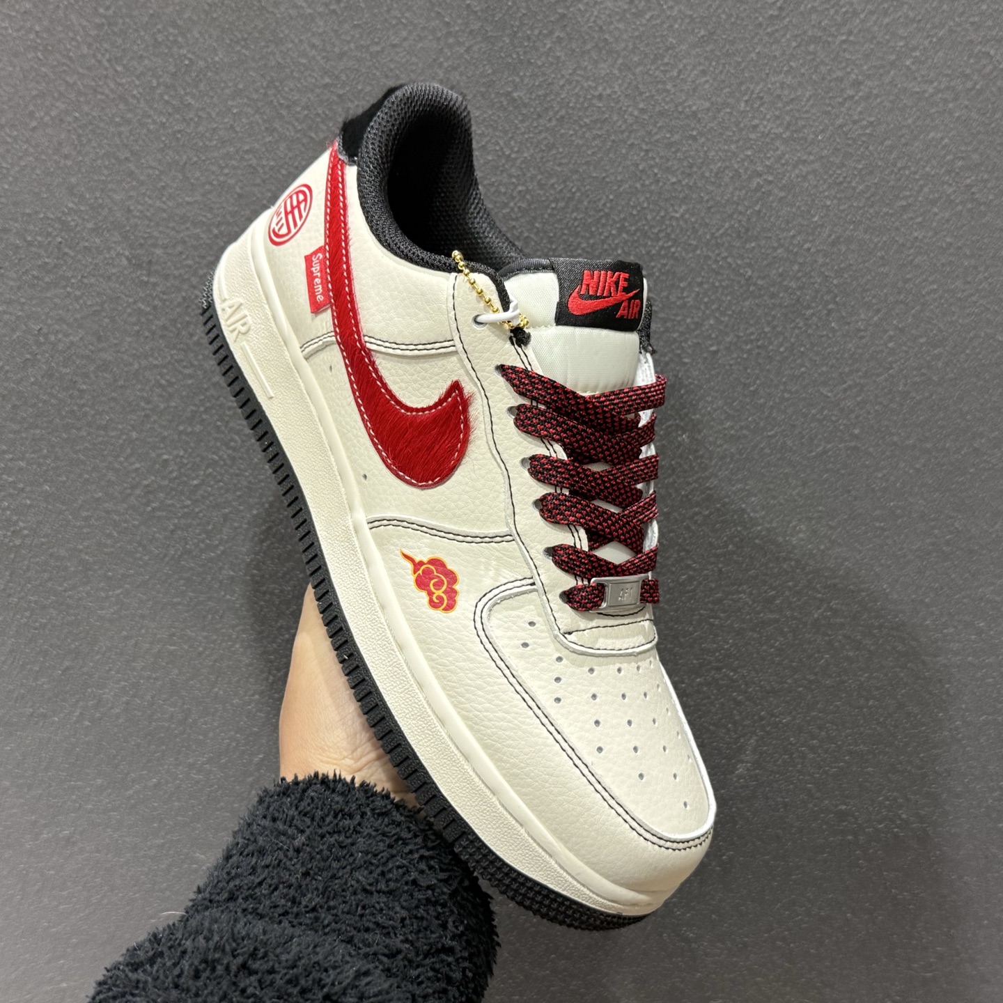260 Nike Air Force 1'07 Low 马年限定 白红马毛 空军一号低帮休闲板鞋 QW5288-126