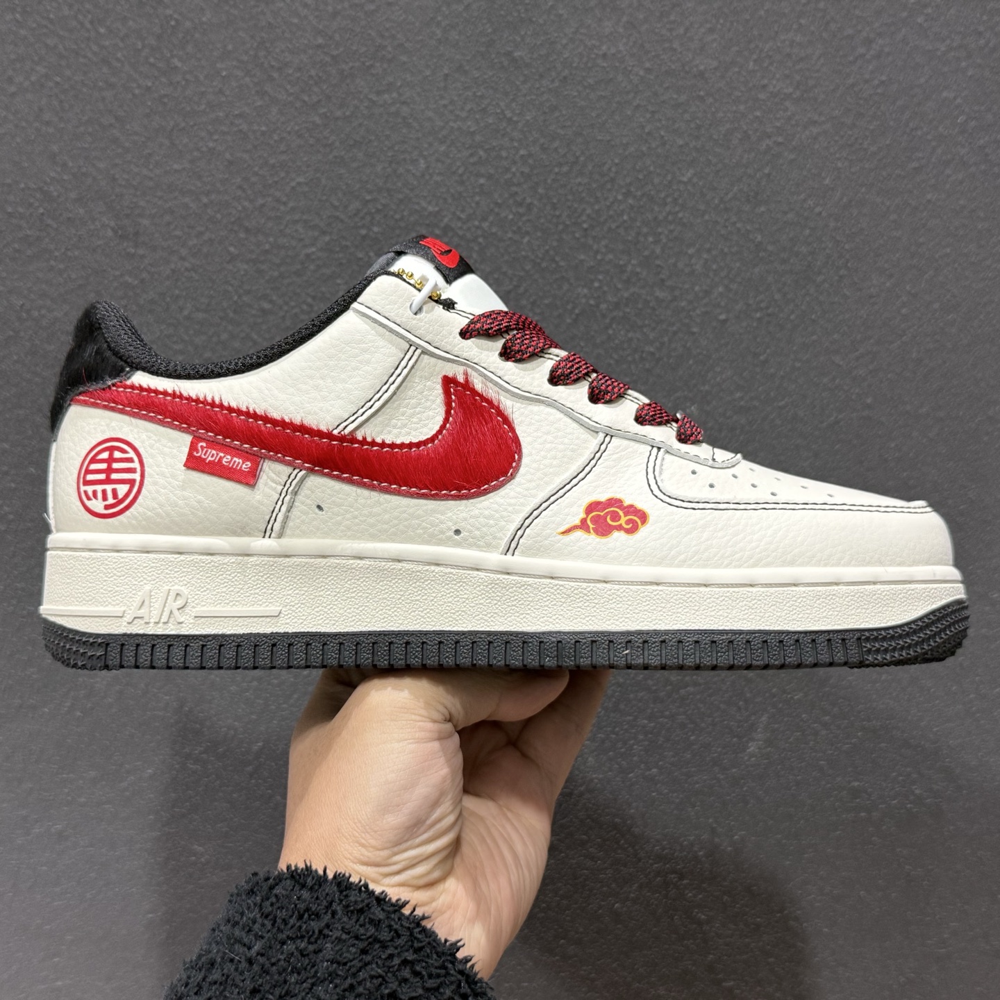 260 Nike Air Force 1'07 Low 马年限定 白红马毛 空军一号低帮休闲板鞋 QW5288-126