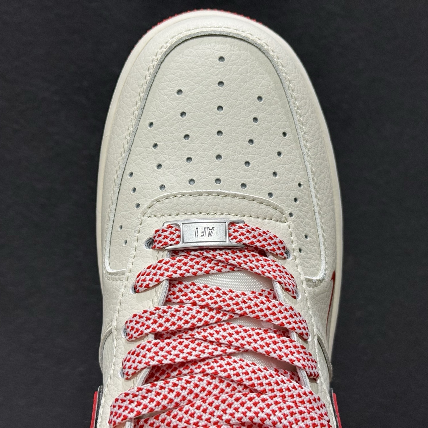 Nike Air Force 1'07 Low 马年限定 空军一号低帮休闲板鞋 QW5288-127 Nike Air Force 1'07 Low 马年限定 空军一号低帮休闲板鞋 QW5288-127