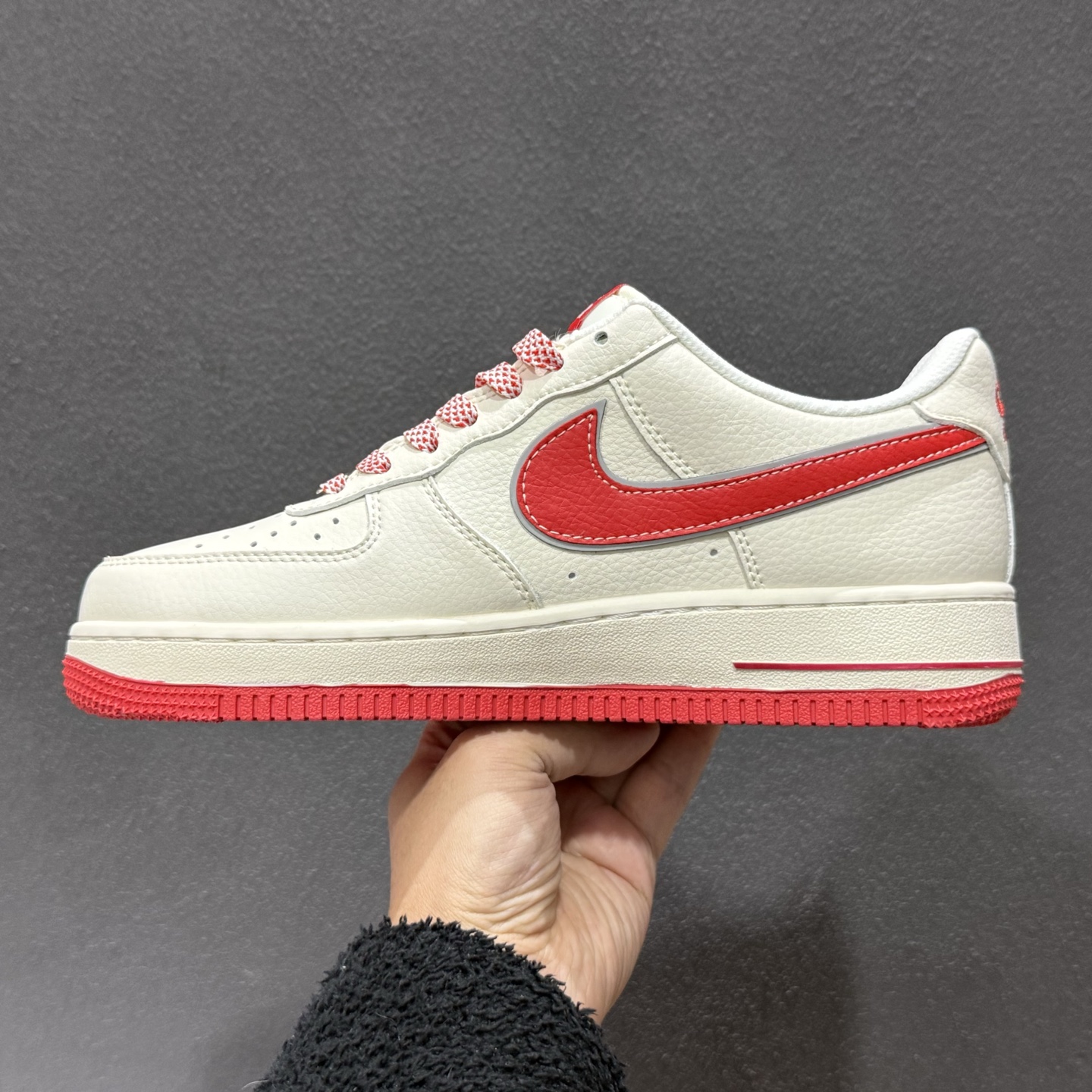 Nike Air Force 1'07 Low 马年限定 空军一号低帮休闲板鞋 QW5288-127 Nike Air Force 1'07 Low 马年限定 空军一号低帮休闲板鞋 QW5288-127