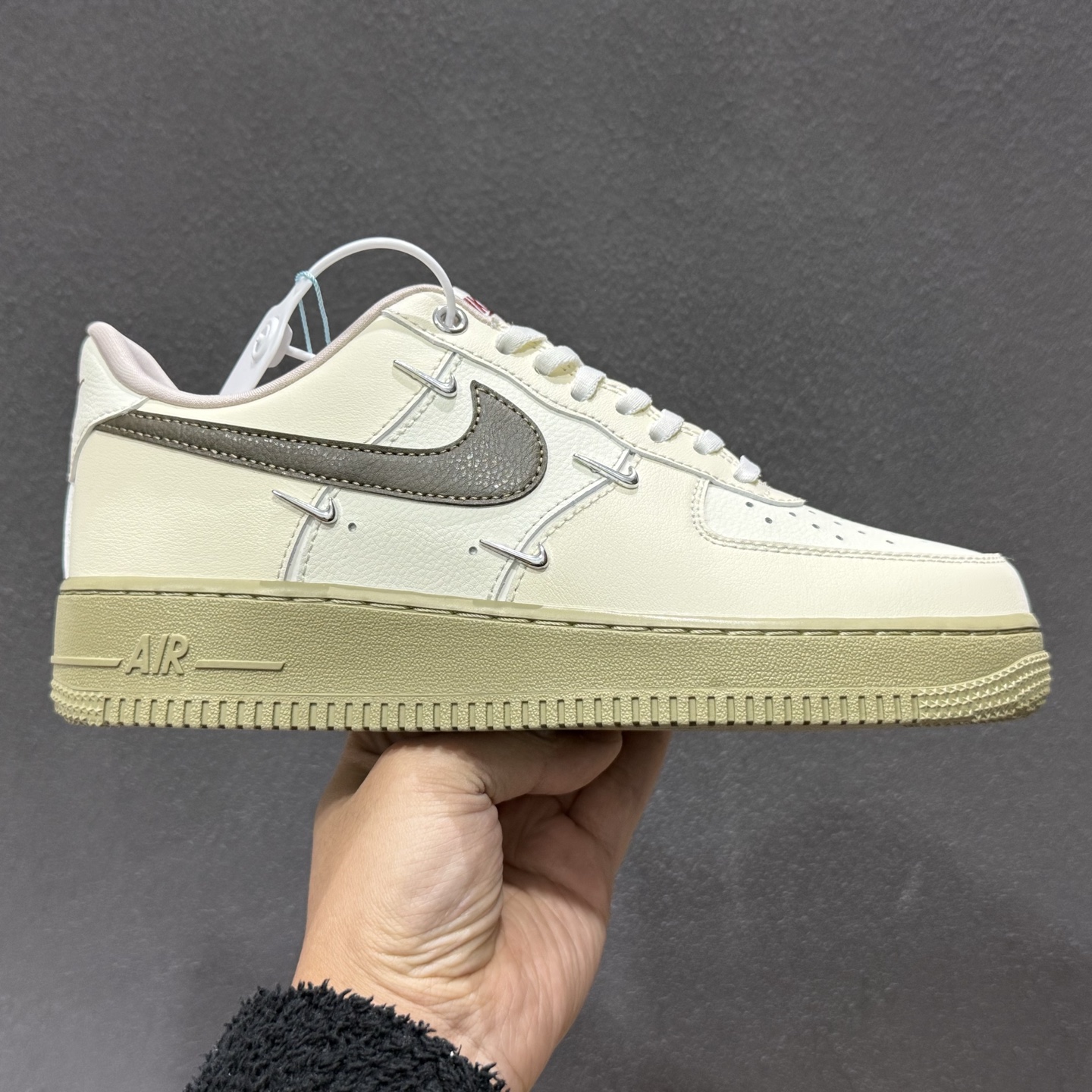 WMNS Nike AIR FORCE 1’O7 LX IQ9802-022