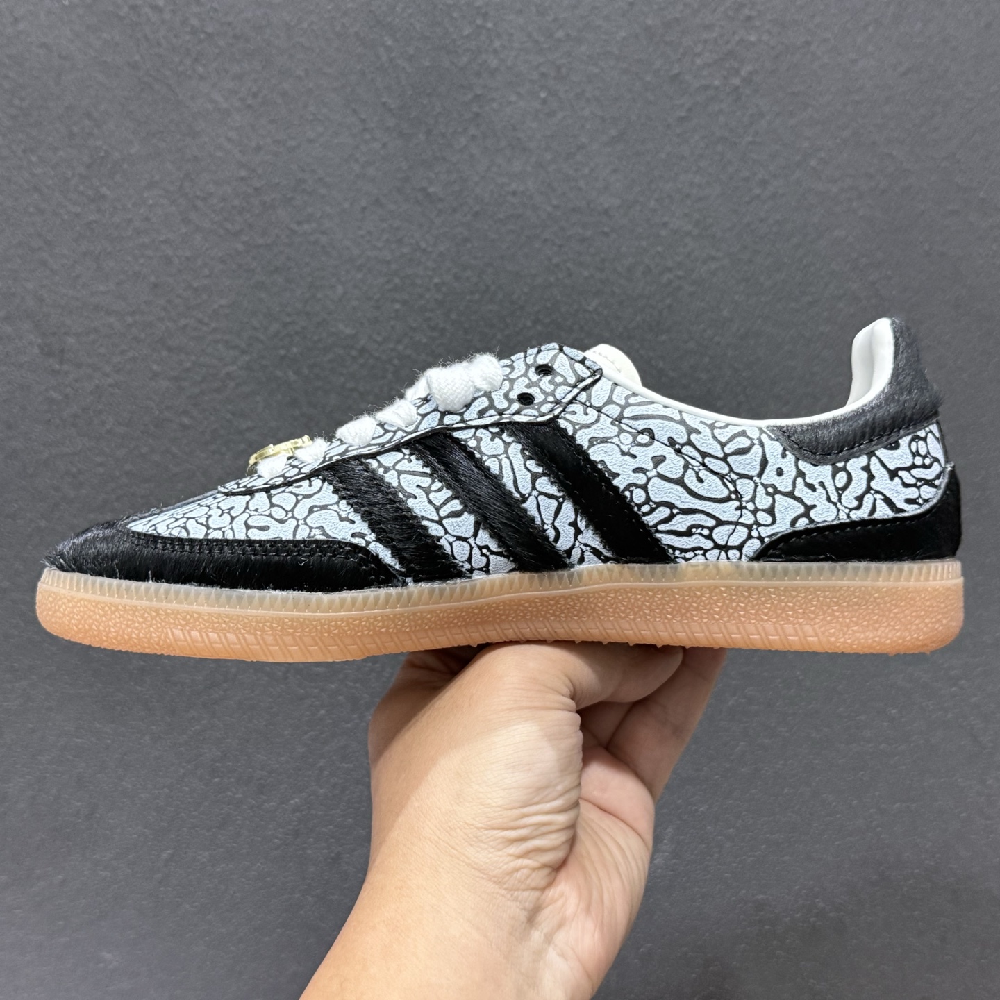 180 Adidas SAMBA 三叶草休闲防滑耐磨低帮板鞋 JR8742-731-Chinese UA Cheap High Quatity Brand Clothes Bags handbags Sneakers wholesale wholesaler seller from China Factory suppliers Fashion Clothing Shoes best Quality Beautiful Price 180 Adidas SAMBA 三叶草休闲防滑耐磨低帮板鞋 JR8742-731