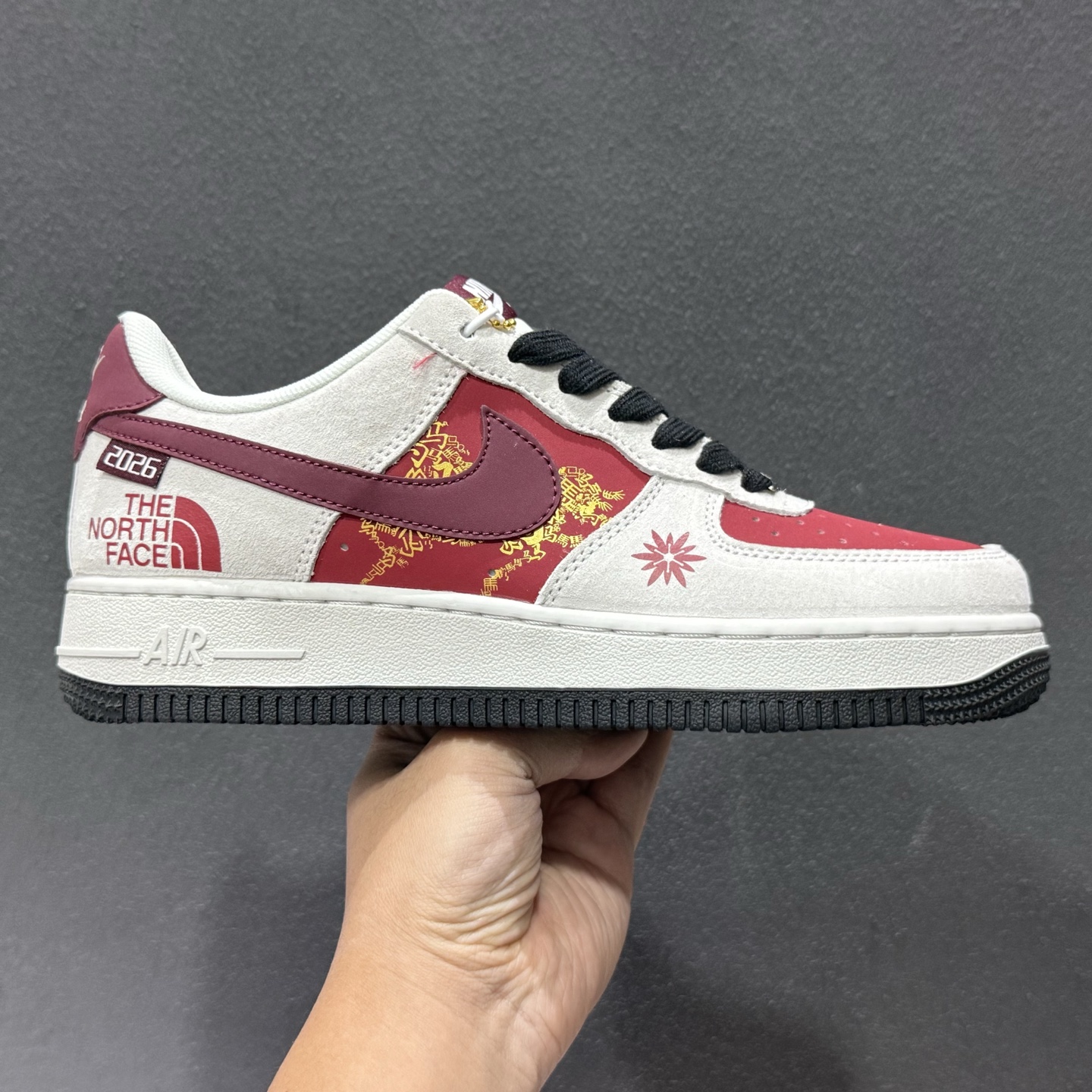 260 鞋侧The North Face标识搭配马年金属挂饰 JP2026-138-Chinese UA Cheap High Quatity Brand Clothes Bags handbags Sneakers wholesale wholesaler seller from China Factory suppliers Fashion Clothing Shoes best Quality Beautiful Price 260 鞋侧The North Face标识搭配马年金属挂饰 JP2026-138