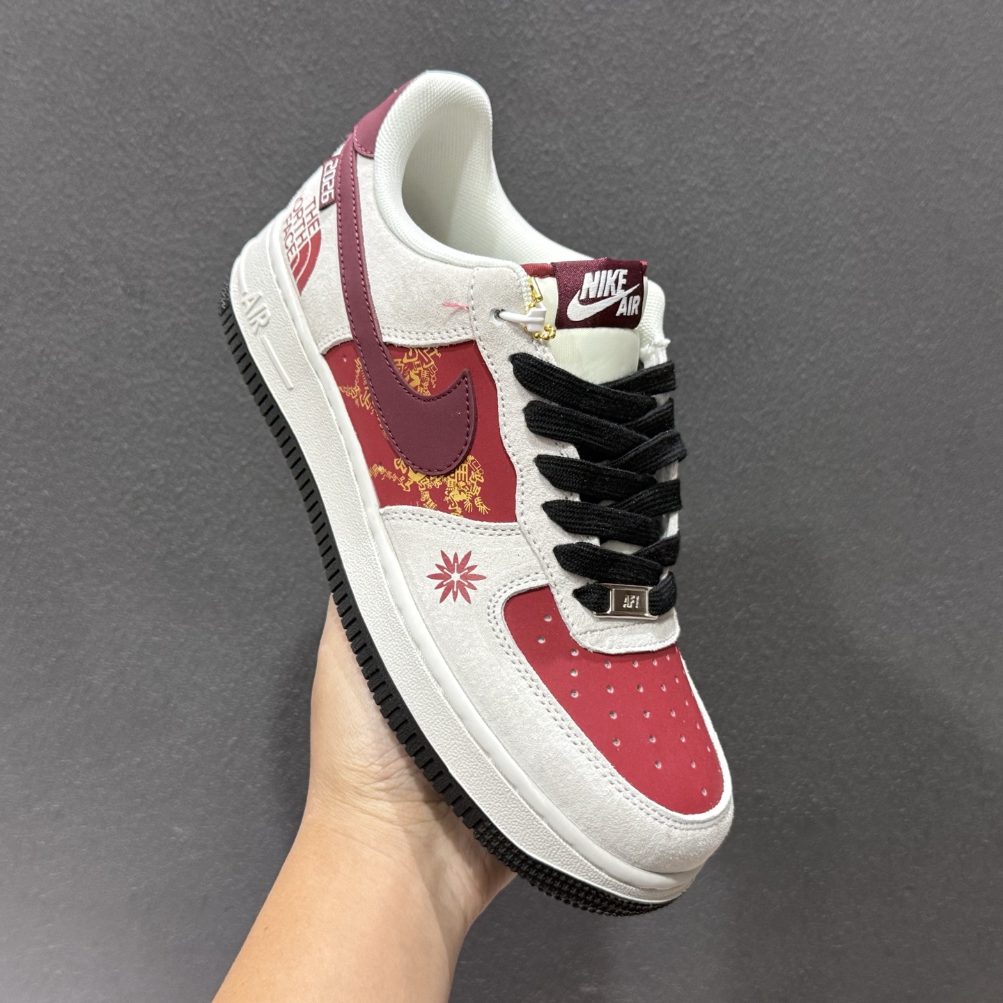 260 鞋侧The North Face标识搭配马年金属挂饰 JP2026-138-Chinese UA Cheap High Quatity Brand Clothes Bags handbags Sneakers wholesale wholesaler seller from China Factory suppliers Fashion Clothing Shoes best Quality Beautiful Price 260 鞋侧The North Face标识搭配马年金属挂饰 JP2026-138
