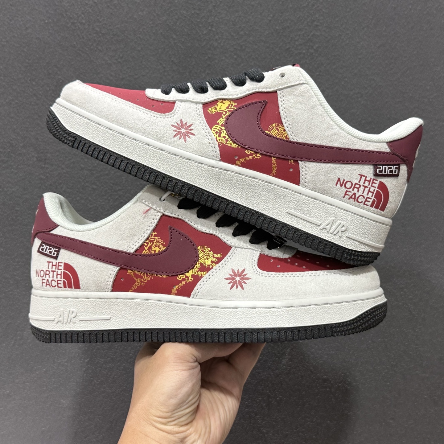 260 鞋侧The North Face标识搭配马年金属挂饰 JP2026-138-Chinese UA Cheap High Quatity Brand Clothes Bags handbags Sneakers wholesale wholesaler seller from China Factory suppliers Fashion Clothing Shoes best Quality Beautiful Price 260 鞋侧The North Face标识搭配马年金属挂饰 JP2026-138