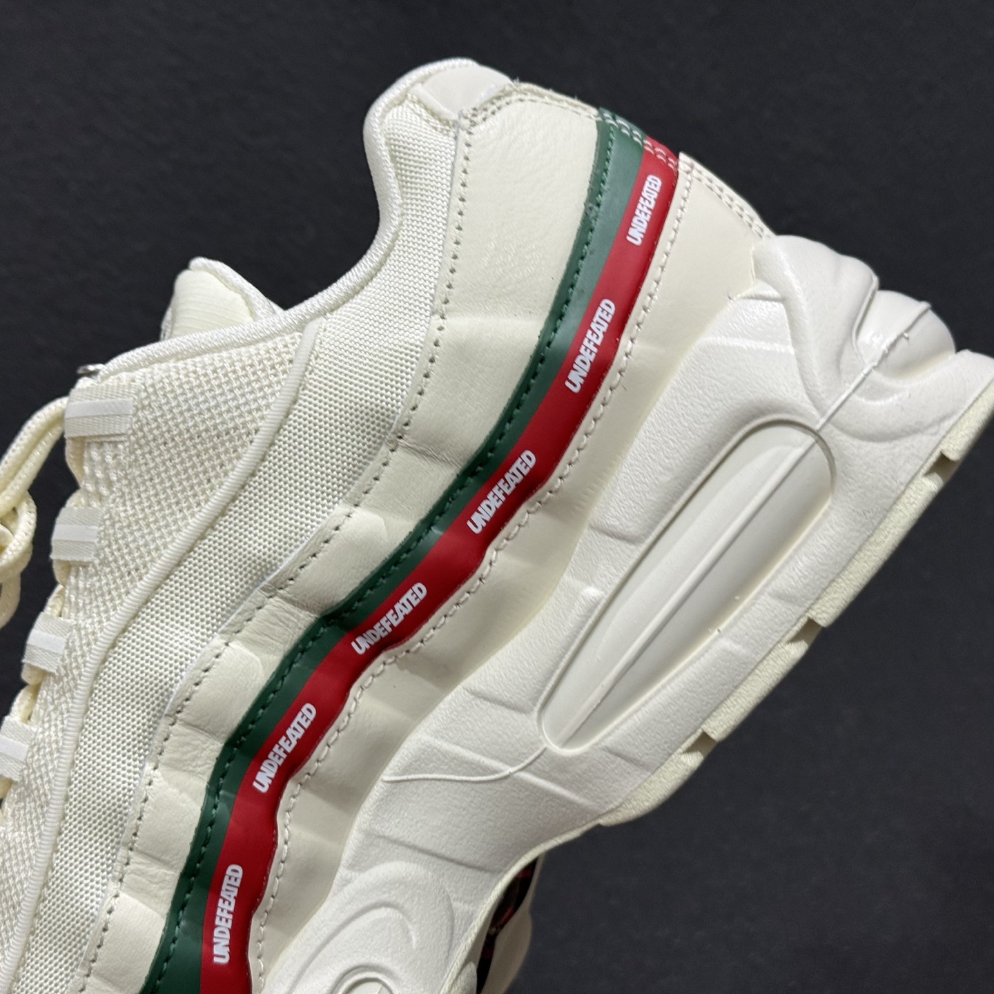 370 Nike Air 95 复古减震气垫跑鞋 IB4453-100-Chinese UA Cheap High Quatity Brand Clothes Bags handbags Sneakers wholesale wholesaler seller from China Factory suppliers Fashion Clothing Shoes best Quality Beautiful Price 370 Nike Air 95 复古减震气垫跑鞋 IB4453-100