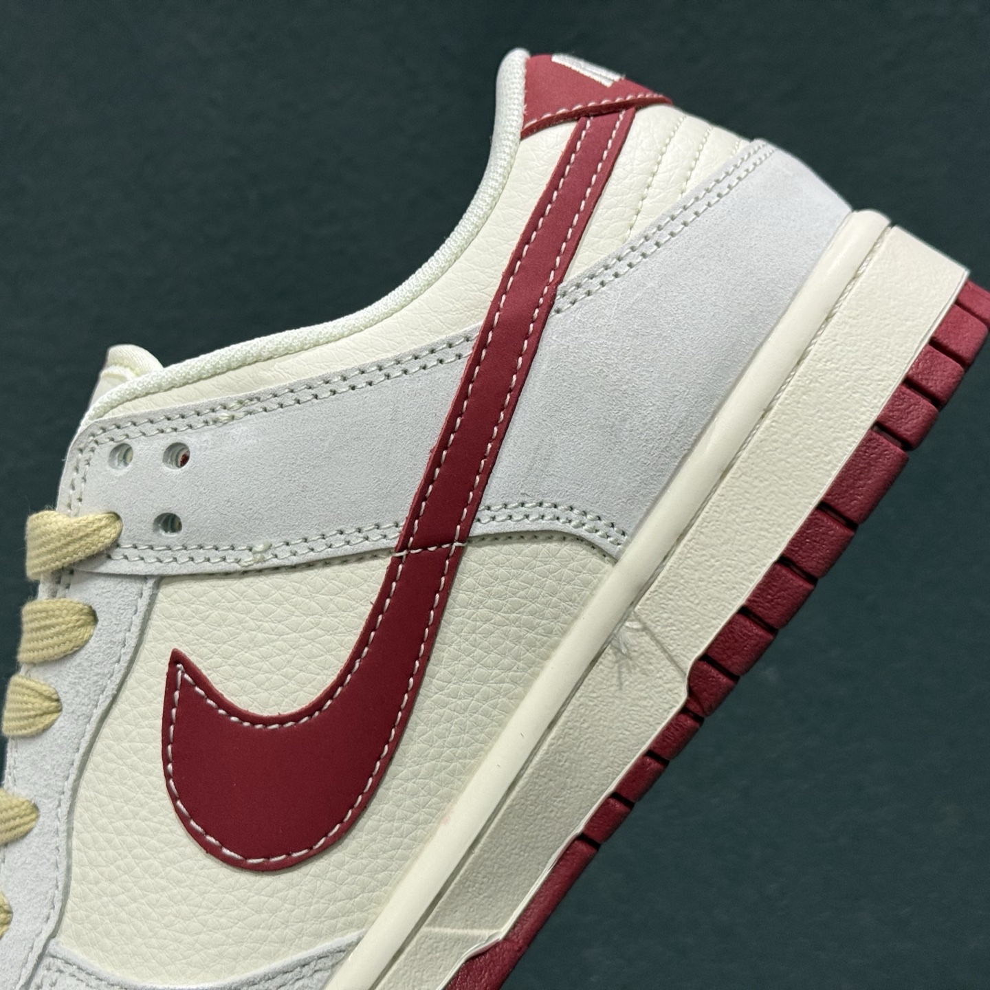 260 丙午马年专属Nike Dunk Low 踏春而来米白鞋 CX1988-816-Chinese UA Cheap High Quatity Brand Clothes Bags handbags Sneakers wholesale wholesaler seller from China Factory suppliers Fashion Clothing Shoes best Quality Beautiful Price 260 丙午马年专属Nike Dunk Low 踏春而来米白鞋 CX1988-816
