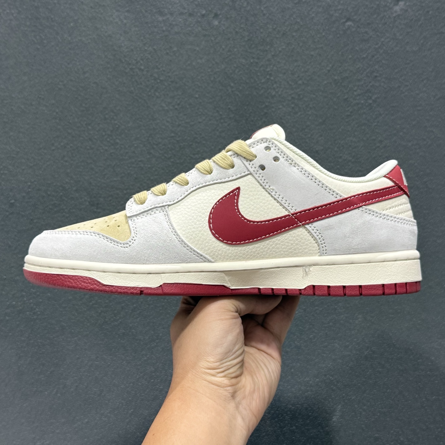 260 丙午马年专属Nike Dunk Low 踏春而来米白鞋 CX1988-816-Chinese UA Cheap High Quatity Brand Clothes Bags handbags Sneakers wholesale wholesaler seller from China Factory suppliers Fashion Clothing Shoes best Quality Beautiful Price 260 丙午马年专属Nike Dunk Low 踏春而来米白鞋 CX1988-816