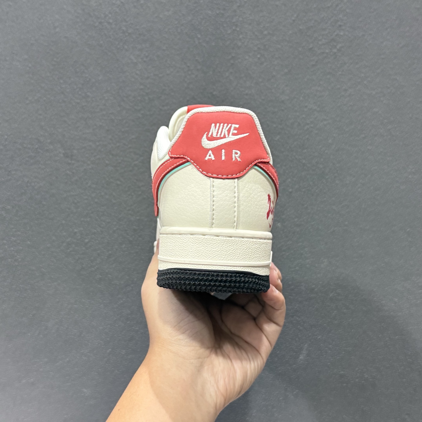 260 Nike Air Force 1 Low 2026 丙午马年限定款 XT6998-108-Chinese UA Cheap High Quatity Brand Clothes Bags handbags Sneakers wholesale wholesaler seller from China Factory suppliers Fashion Clothing Shoes best Quality Beautiful Price 260 Nike Air Force 1 Low 2026 丙午马年限定款 XT6998-108