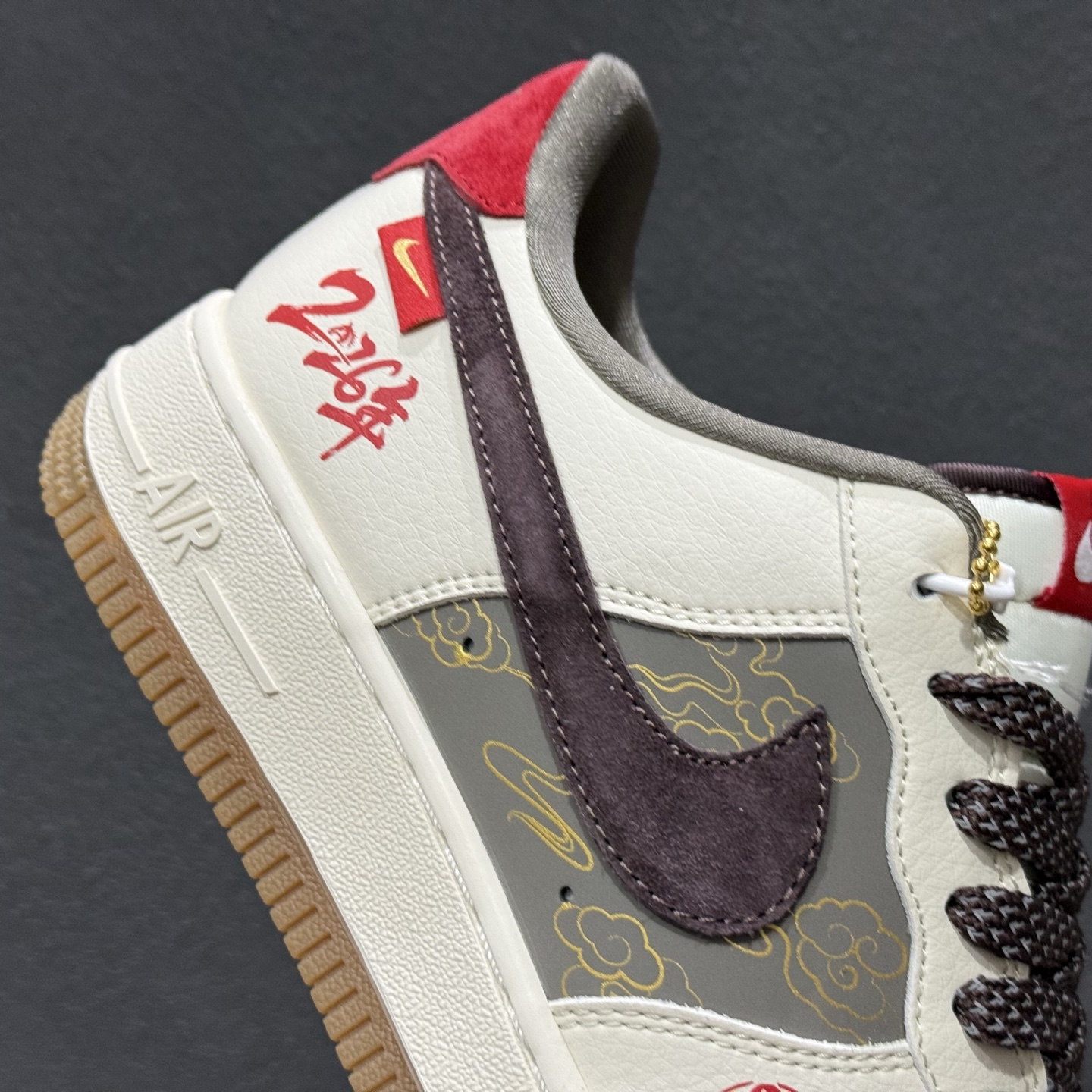260 Nike Air Force 1'07 Low 马年限定 空军一号低帮休闲板鞋 QW5288-137-Chinese UA Cheap High Quatity Brand Clothes Bags handbags Sneakers wholesale wholesaler seller from China Factory suppliers Fashion Clothing Shoes best Quality Beautiful Price 260 Nike Air Force 1'07 Low 马年限定 空军一号低帮休闲板鞋 QW5288-137